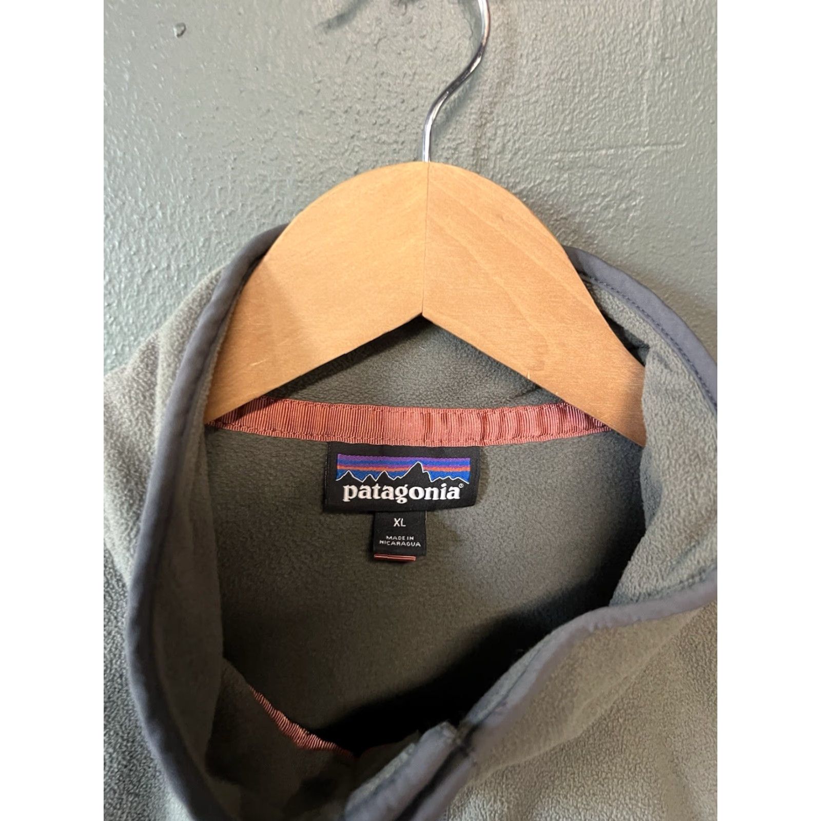 Patagonia Patagonia Mens Sweater Pullover Mock Neck Fleece Sweatshirt 26165 Tan Green Lightweight Regular Size XL Size US XL / EU 56 / 4 - 3 Thumbnail