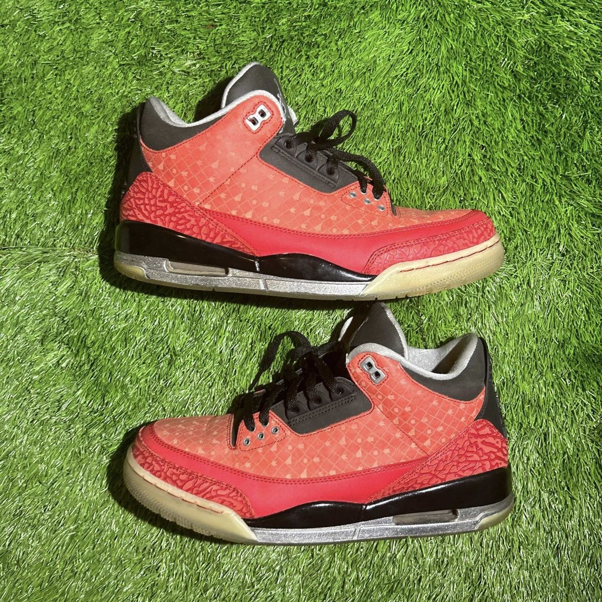image of Jordan Nike Jordan 3 Doernbecher 2013 Size 10 Shoes in Red, Men's