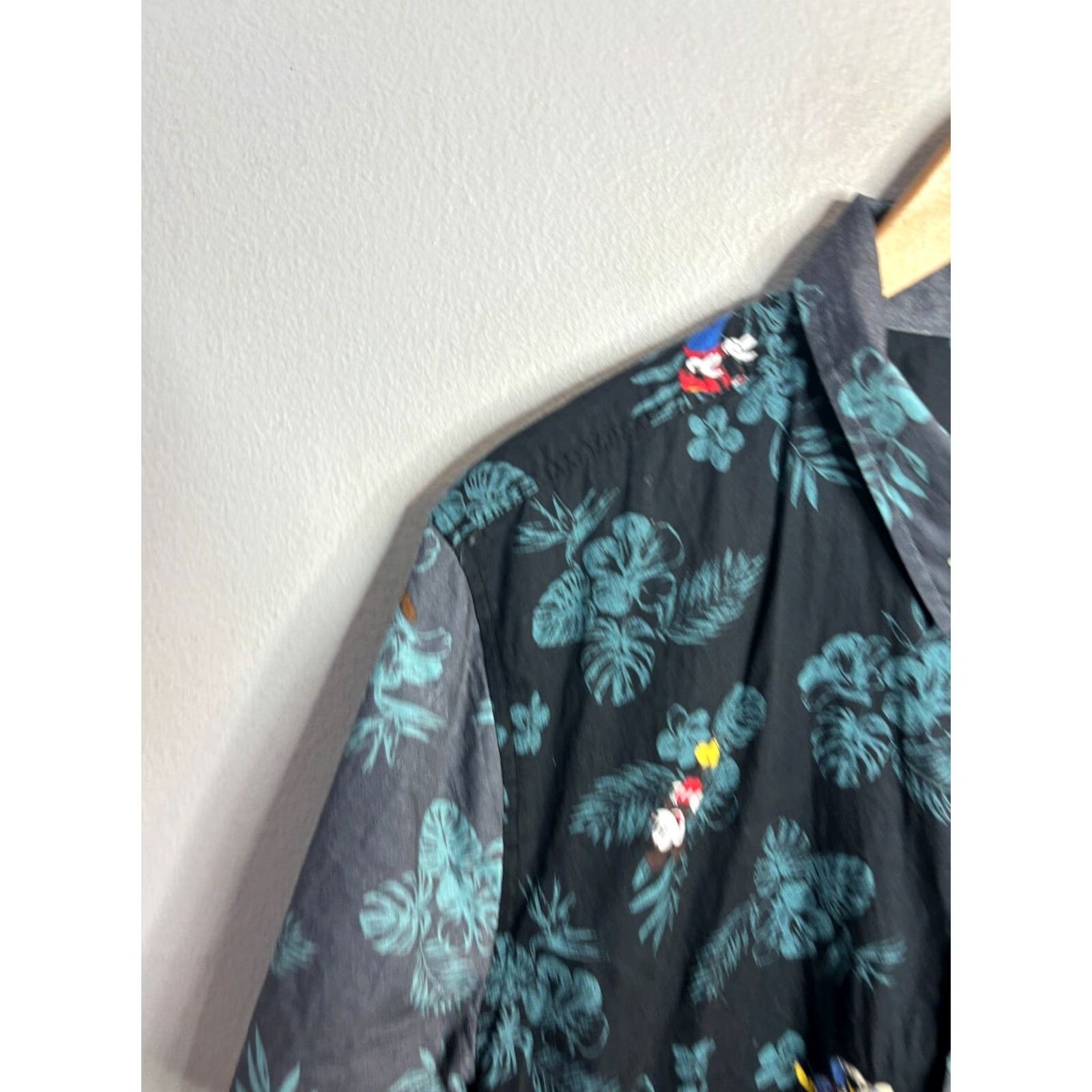 Disney Disney Shirt Button-Up Camp Character Hawaiian Golf Mens XL Blue Short Sleeve Button-Front Vintage: No 8/10 2153 Size US XL / EU 56 / 4 - 2 Thumbnail