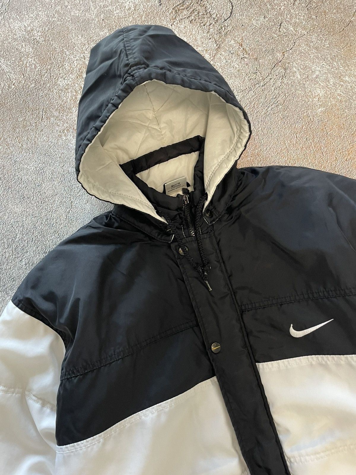 Nike Vintage Nike Big Logo Nylon Insulated Boxy Bomber Jacket Size US M / EU 48-50 / 2 - 5 Thumbnail
