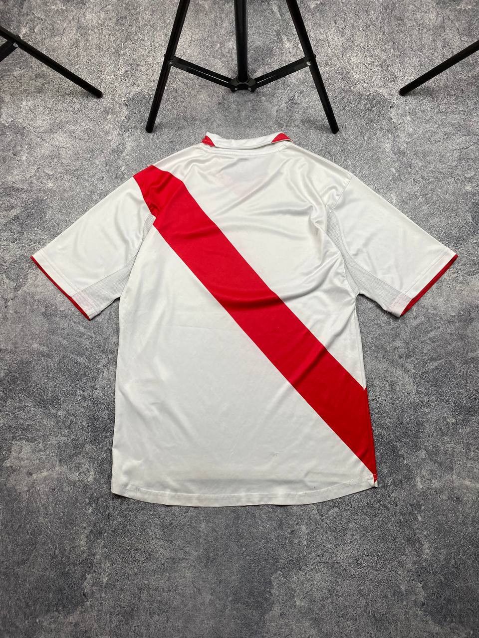 Vintage Vintage Peru Home Football Shirt 2004-2006 Walon Jersey Size US L / EU 52-54 / 3 - 2 Thumbnail