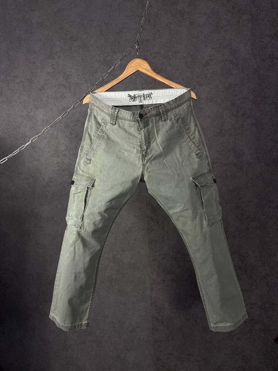 Levi's Levi’s Giants cargo pants Size US 31 - 1 Thumbnail