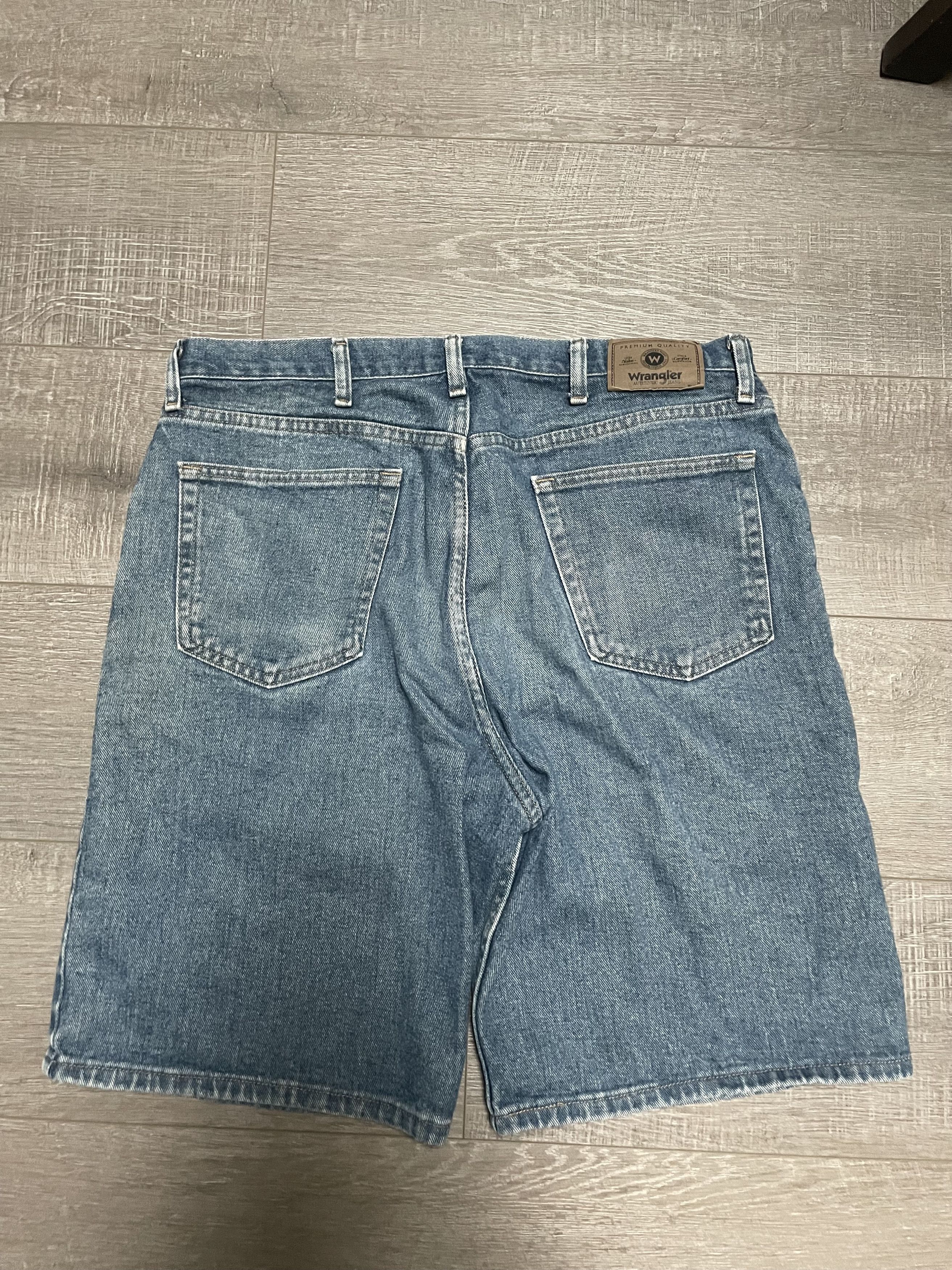 Wrangler Vintage Wrangler Denim Shorts Mens 36 Medium Wash Jorts Size US 36 / EU 52 - 2 Thumbnail