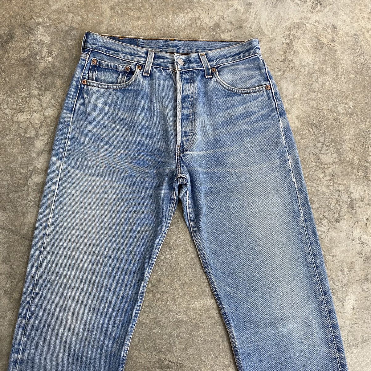 Levi's Size 29x36 Vintage 1997 Levis 501 Faded Blue Denim Jeans Size US 29 - 9 Thumbnail