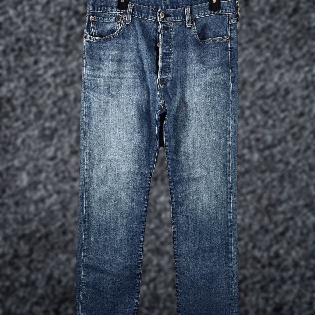 Levi's Levi's 501 Jeans Men's 36x30 Straight Button Fly Denim Blue Cotton Regular Cowboy USA 29in Inseam Mens Size US 36 / EU 52 - 1 Thumbnail