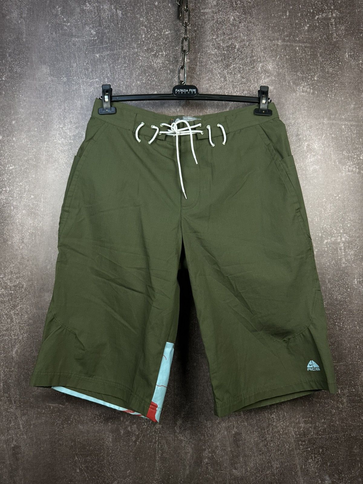 Nike ACG Nike ACG Vintage Y2K Shorts Size US 34 / EU 50 - 2 Thumbnail