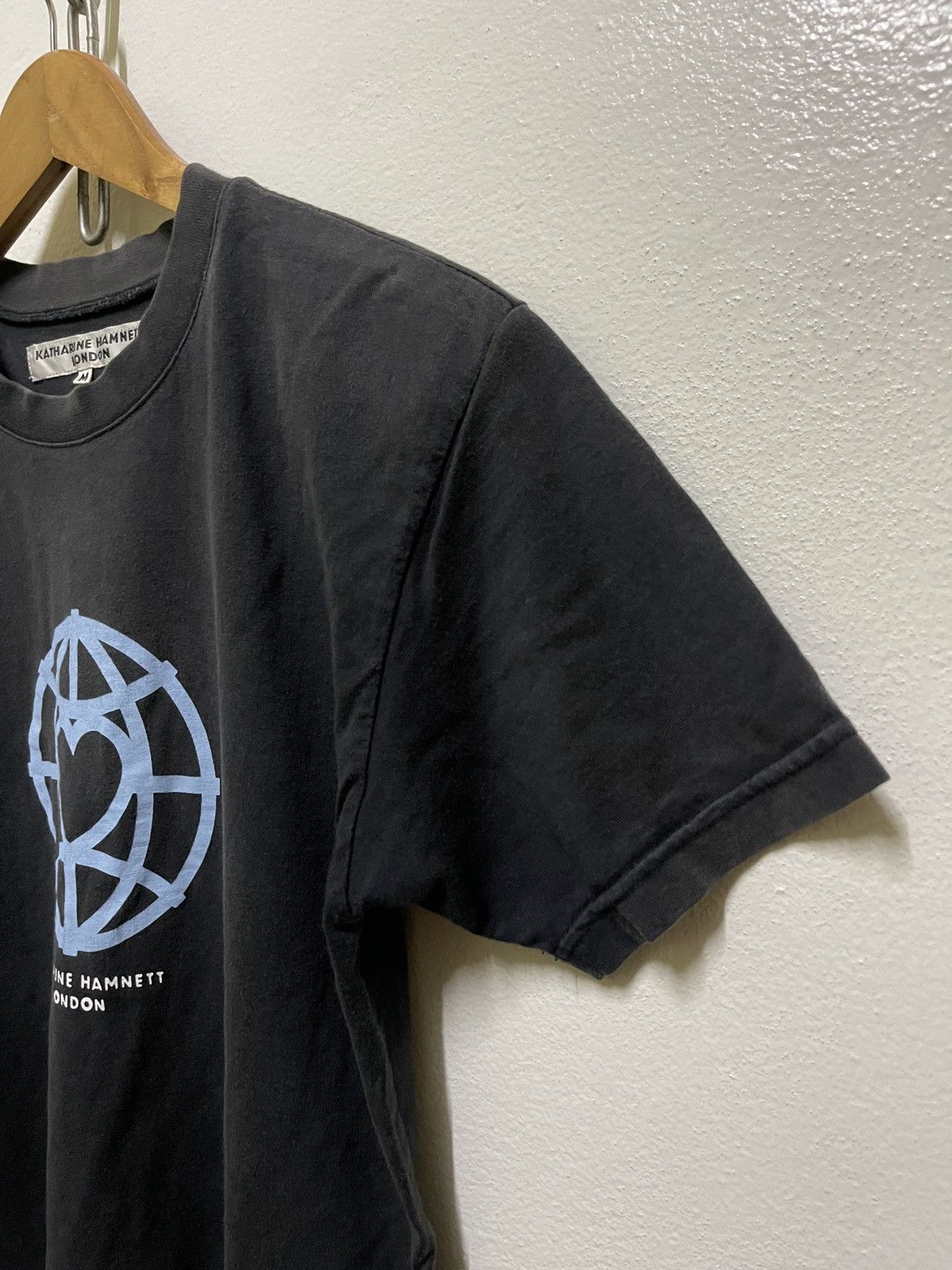Katharine Hamnett London × Vintage Vintage Katharine Hamnett T Shirt Faded Size US M / EU 48-50 / 2 - 4 Thumbnail