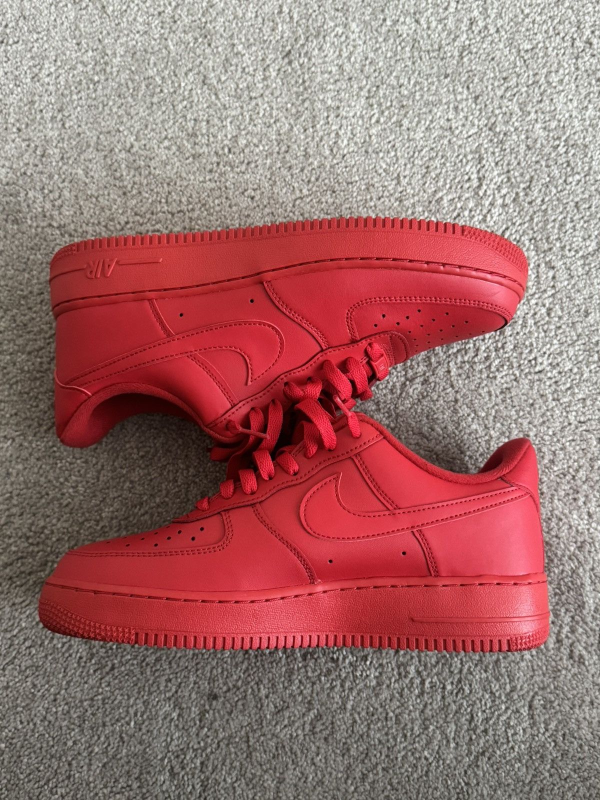 Nike Triple Red Nike Air Force 1 Size US 9 / EU 42 - 1 Thumbnail