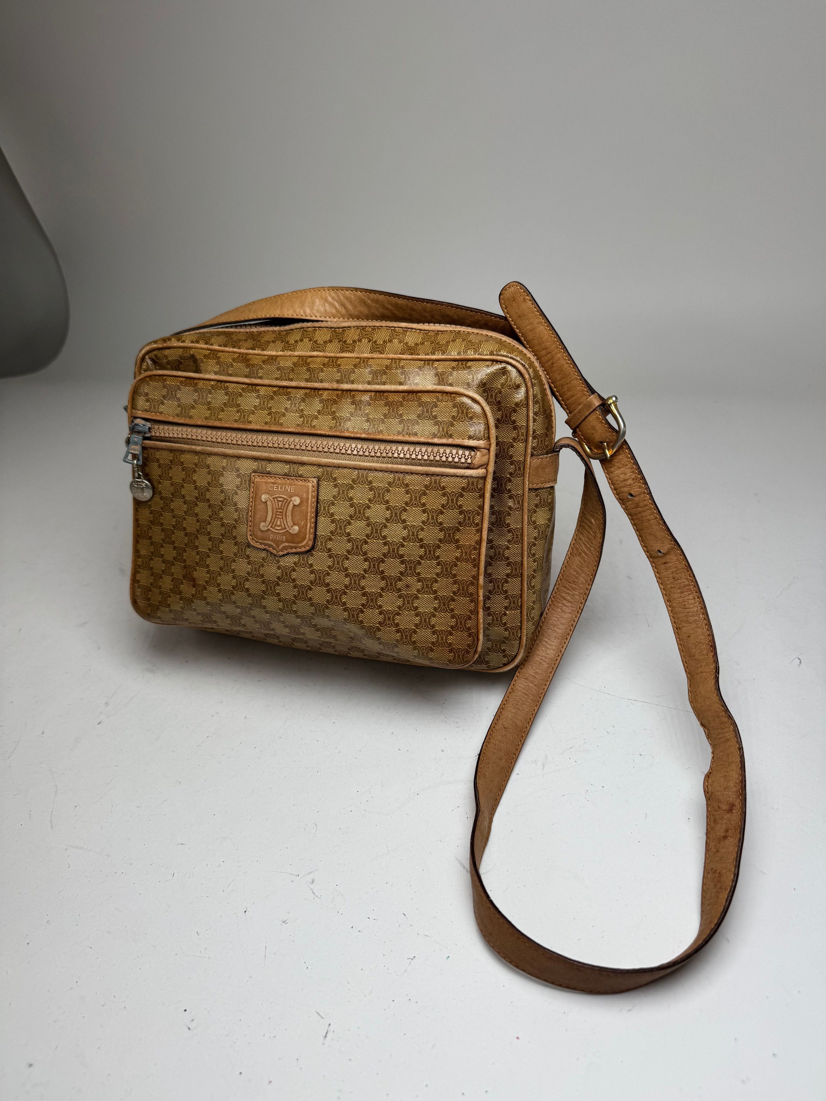 Celine Vintage Paris Patent Leather Triomphe Monogram Bag Brown Size ONE SIZE - 1 Thumbnail