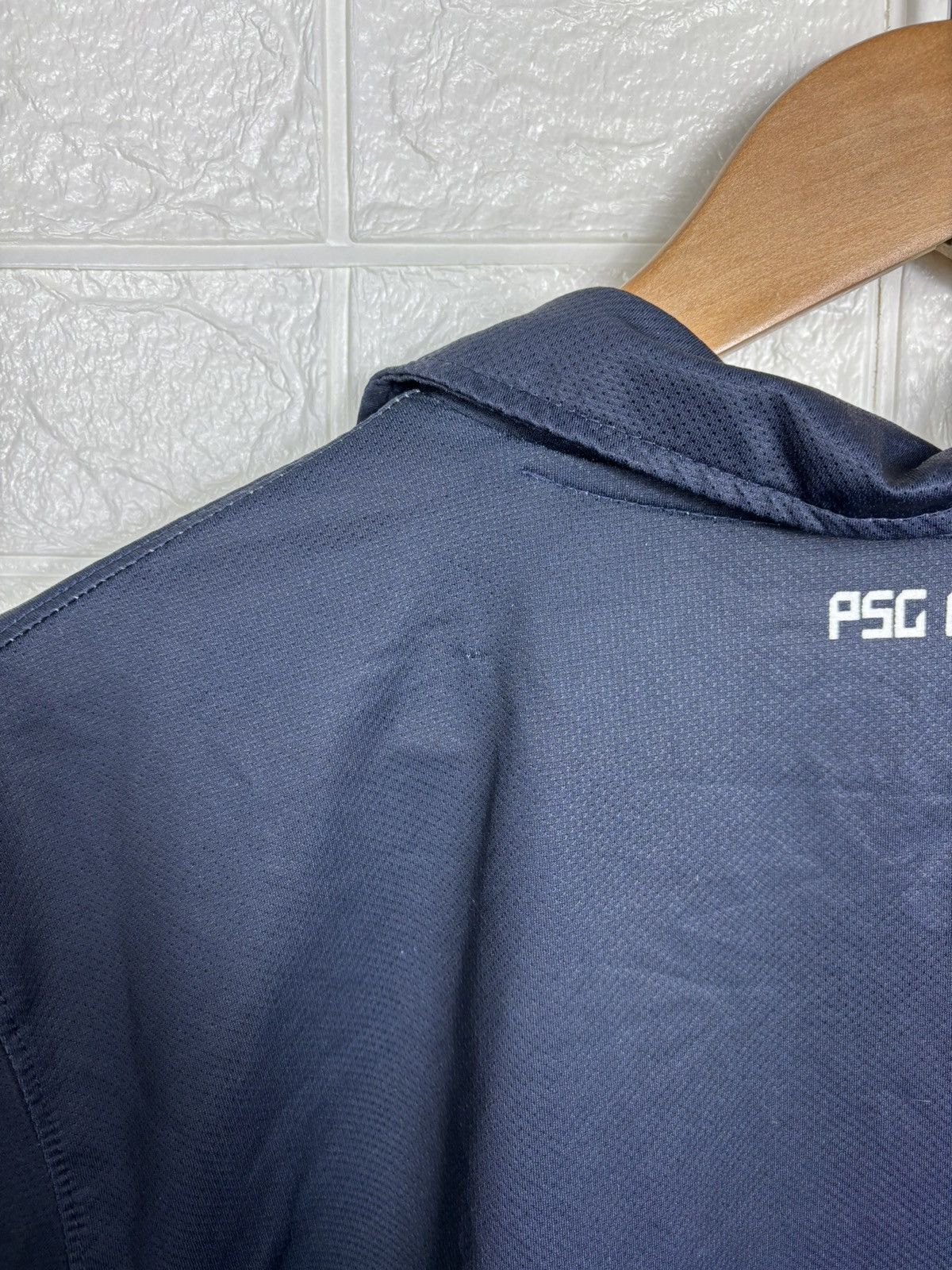 Nike PSG PARIS SAINT GERMAIN 2010/2011 HOME FOOTBALL JERSEY Size US L / EU 52-54 / 3 - 15 Thumbnail