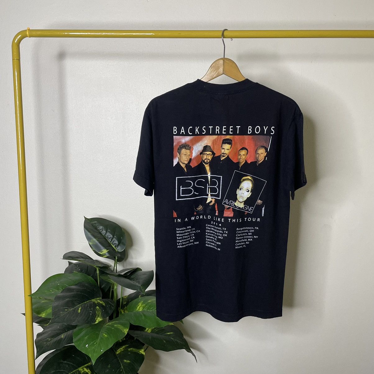 Band Tees × Vintage Vintage 2014 Backstreet Boys In A World Like This Tour Tee Size US M / EU 48-50 / 2 - 4 Thumbnail