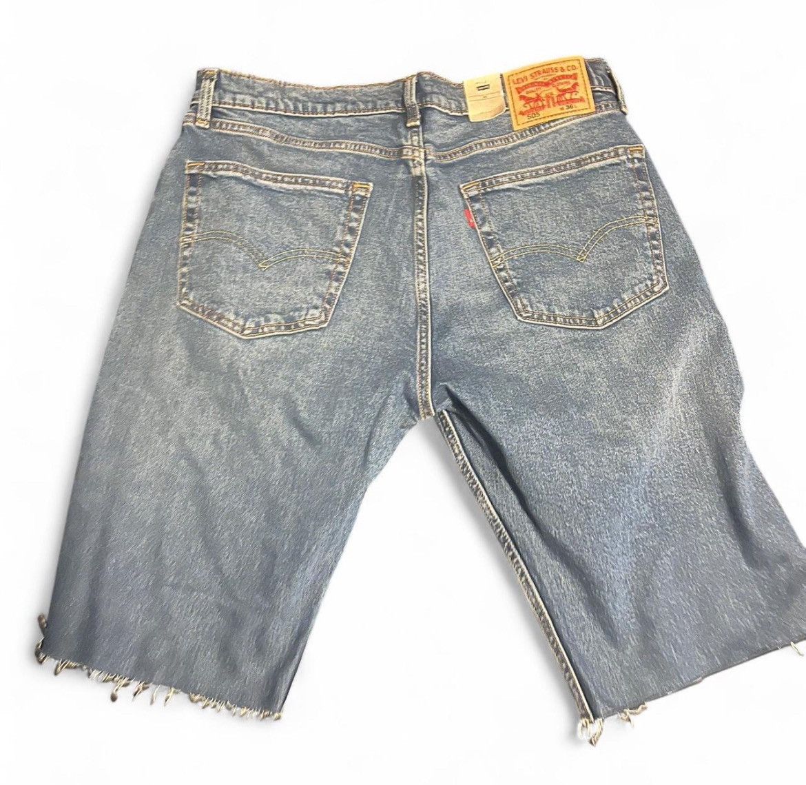 Levi's Levi’s Jean shorts - Never worn(still has tag) Size US 36 / EU 52 - 2 Thumbnail