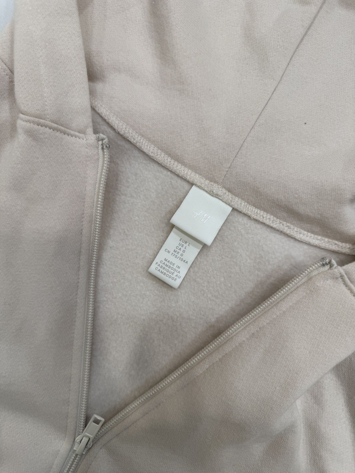 H&M H&M Cropped Zip Up Hoodie with Scrunched Bottoms Size L / US 10 / IT 46 - 2 Thumbnail