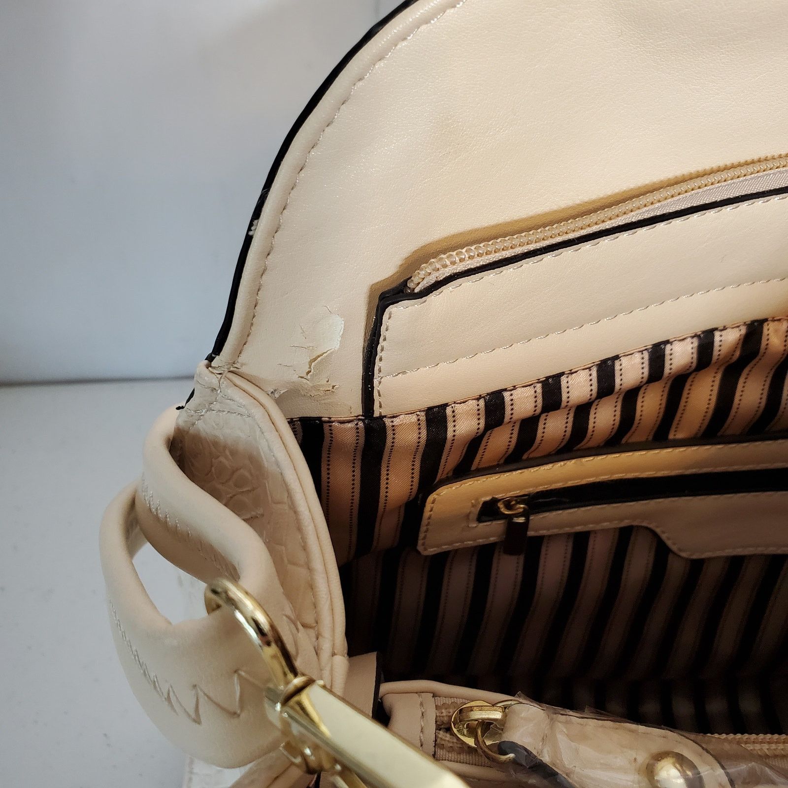 Designer Isabelle Patent Vegan Leather Faux Croc Dome Satchel Size ONE SIZE - 7 Thumbnail