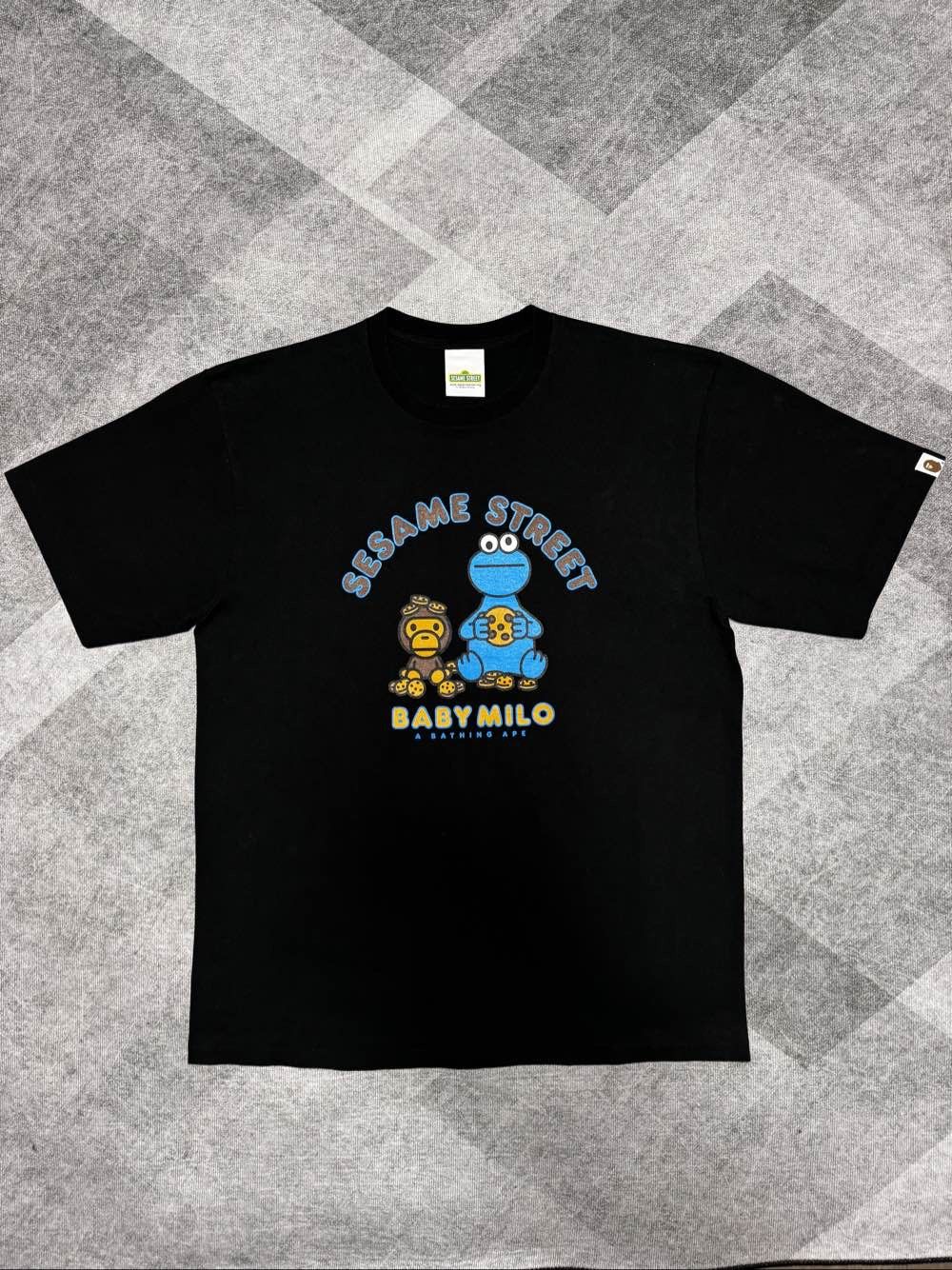 Bape A Bathing Ape x Sesame Street Graphic T-Shirt Size 2XL Size US XXL / EU 58 / 5 - 1 Thumbnail