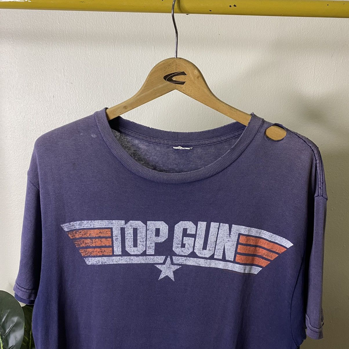 Vintage Vintage 2000s Top Gun Movie Promo Distressed Tee Size US M / EU 48-50 / 2 - 2 Thumbnail