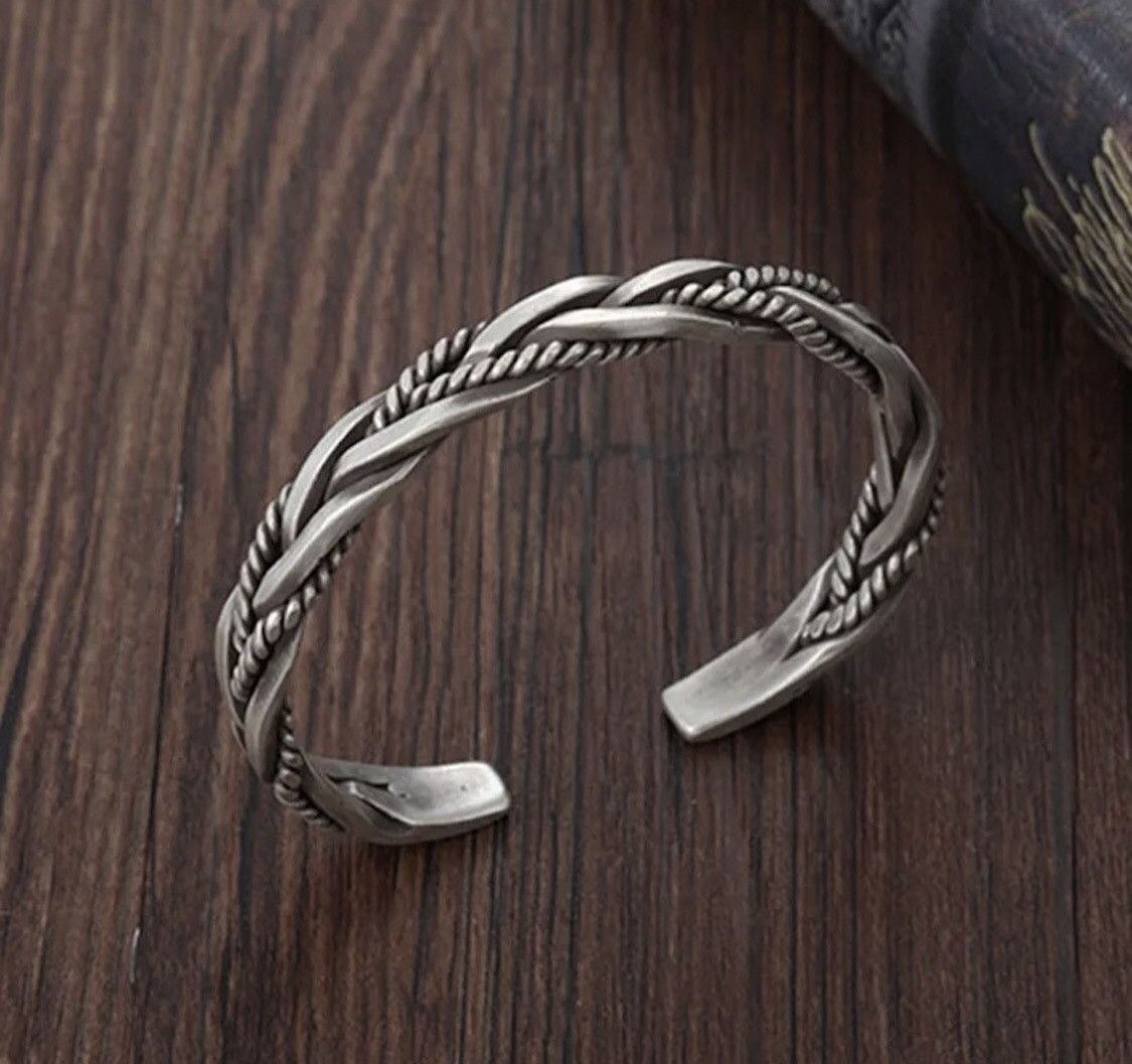 Jewelry Twisted Cuff Bracelet Size ONE SIZE - 1 Thumbnail