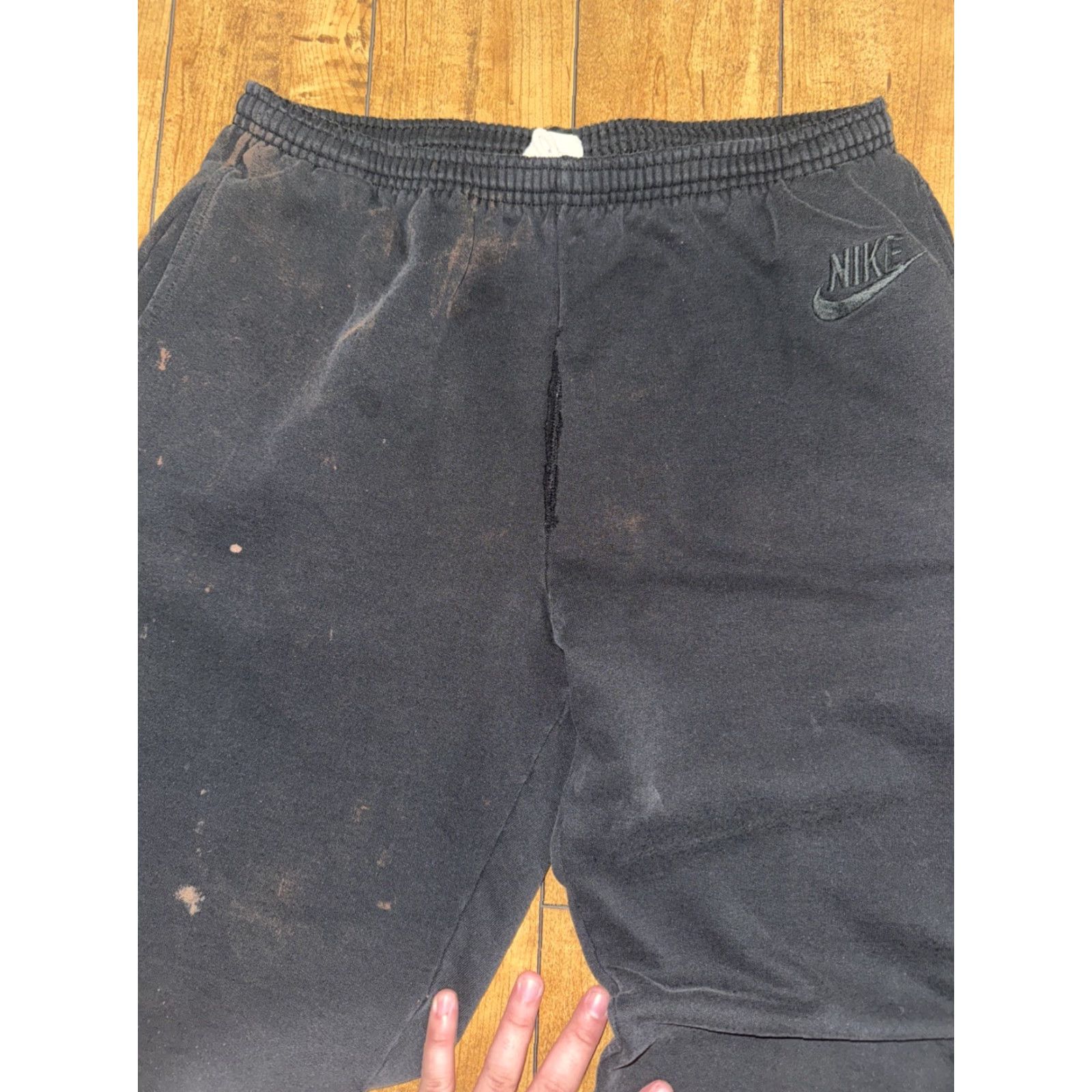 Nike VINTAGE Nike Sweatpants Men’s 32x30 Black Distressed 90s USA Made Pants Size US 32 / EU 48 - 5 Thumbnail