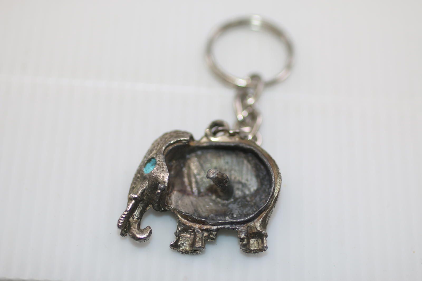The Unbranded Brand Vintage Silver Elephant Trinket Box Keychain TurquoiseStones Size ONE SIZE - 4 Thumbnail