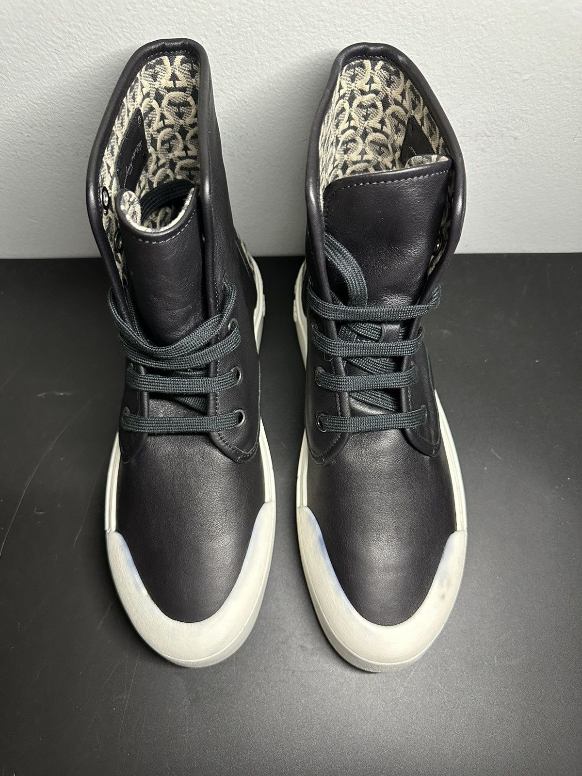 Salvatore Ferragamo SALVATORE FERRAGAMO RIVIERA BLACK LEATHER GANCINI HIGH TOP Size US 8 / EU 41 - 5 Thumbnail