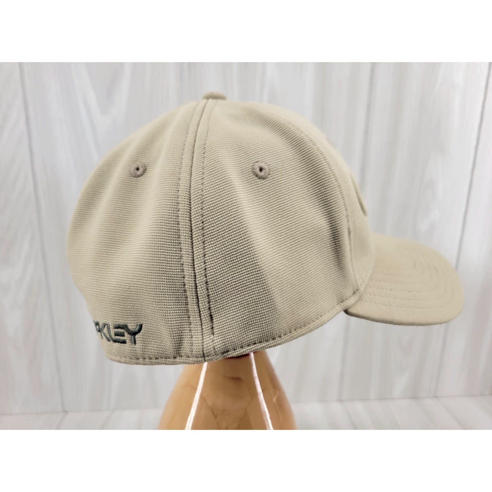 Oakley VINTAGE Oakley Hat One Size Tan Flex FIT L/XL Raised LOGO Men Baseball Cap 90s USA Outdoor Adjustable Breathable Distressed Size ONE SIZE - 7 Thumbnail