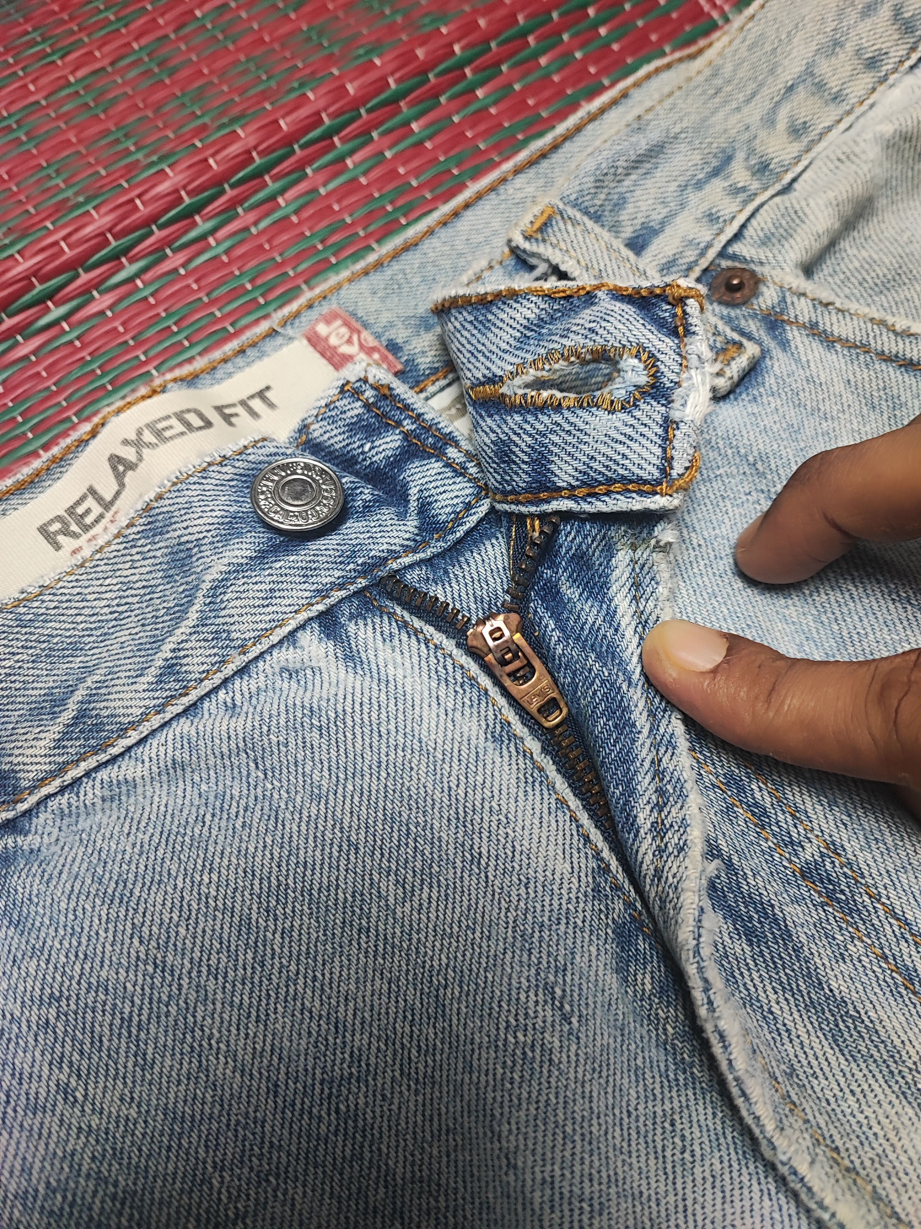 Levi's × Levi's Vintage Clothing × Vintage Vintage levis 550 Painted Jeans Relaxed Fit Size US 35 - 8 Thumbnail