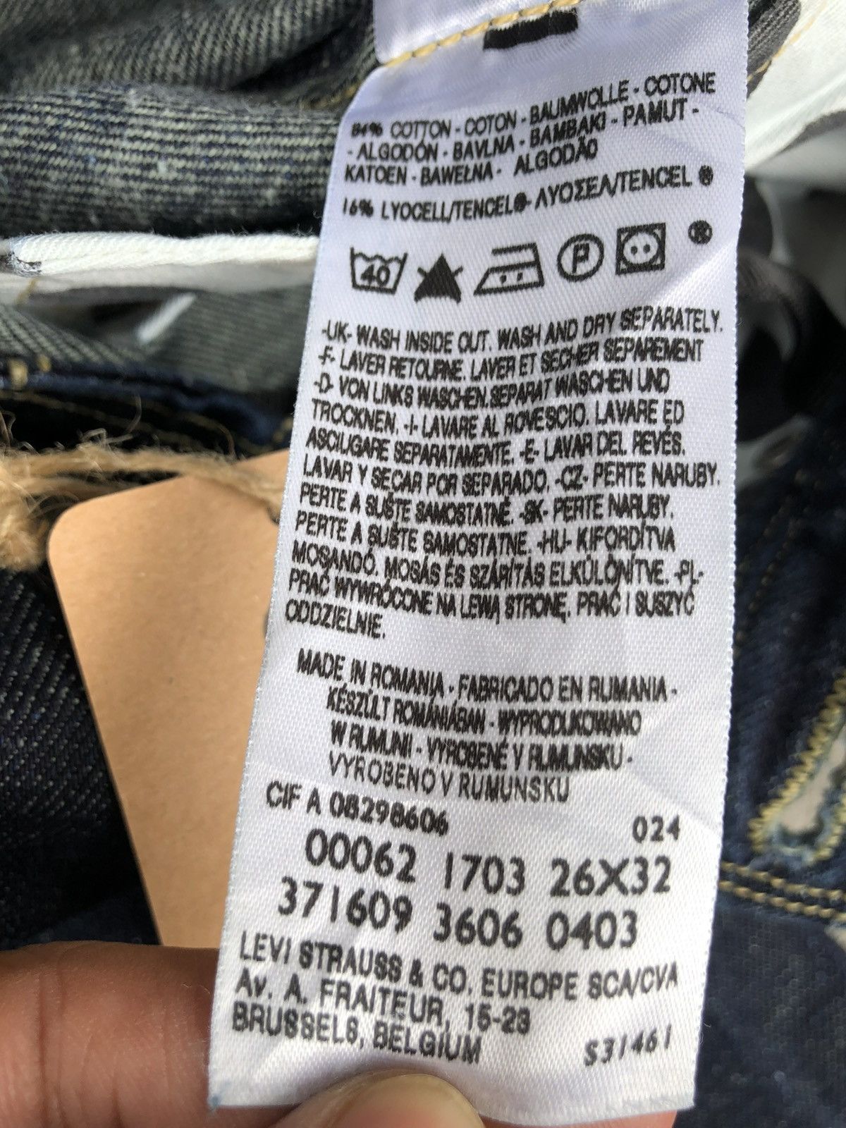 If Six Was Nine Levis Engineered Flared Jeans Distressed Size US 28 / EU 44 - 20 Thumbnail