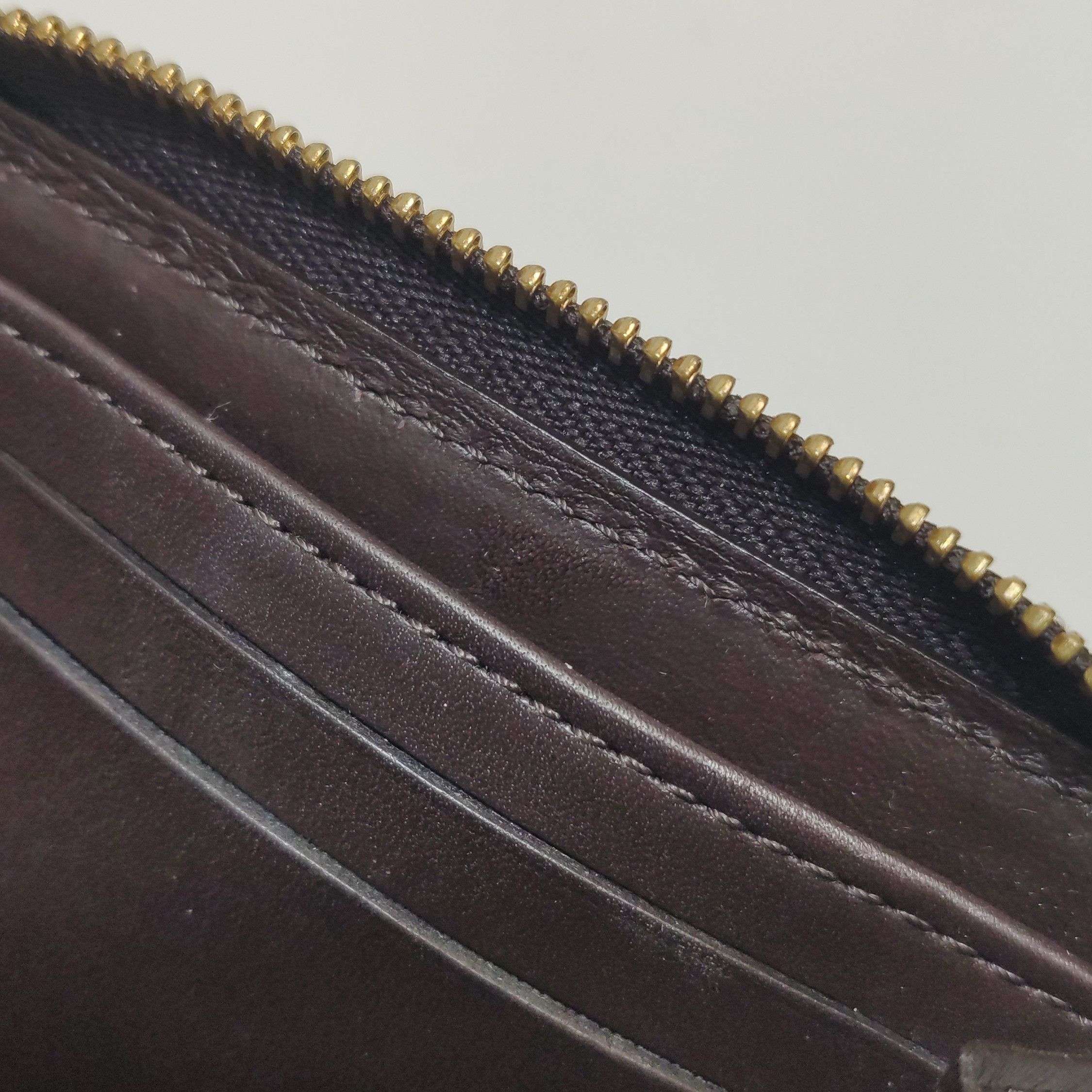 Louis Vuitton Louis Vuitton (LV) Zippy patent leather embossed monogram z Size ONE SIZE - 9 Thumbnail