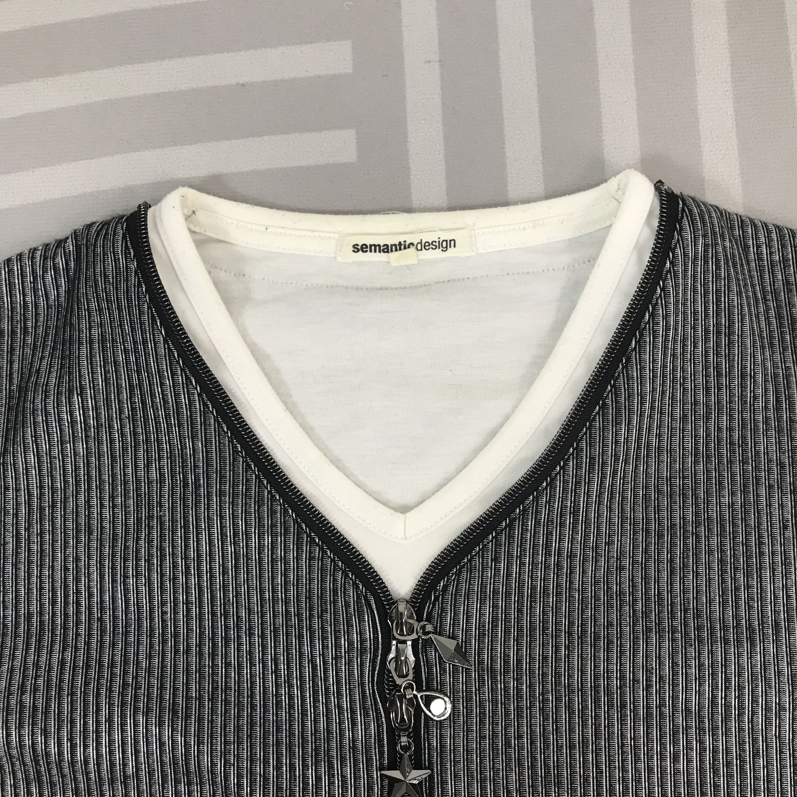 semanticdesign Vintage Semantic Design design Zipper T-Shirt Size US L / EU 52-54 / 3 - 6 Thumbnail