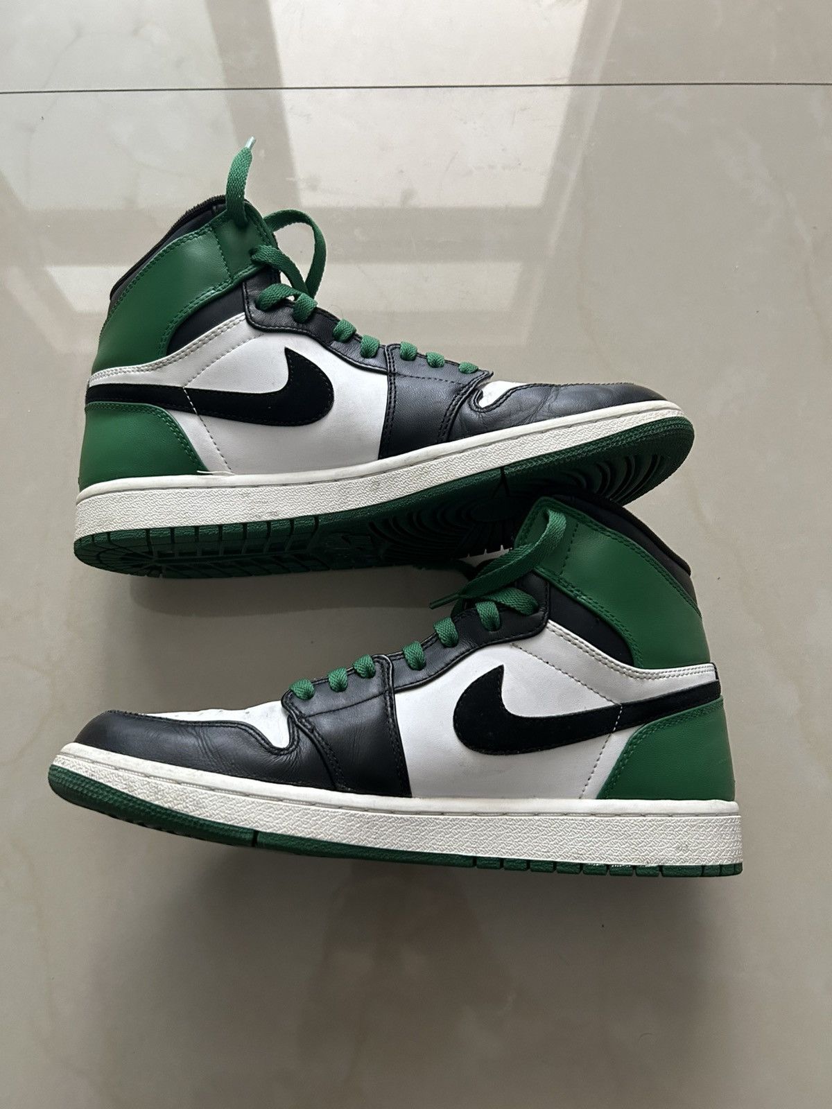 Jordan Brand 2009 jordan 1 Celtics Size US 9.5 / EU 42-43 - 2 Thumbnail