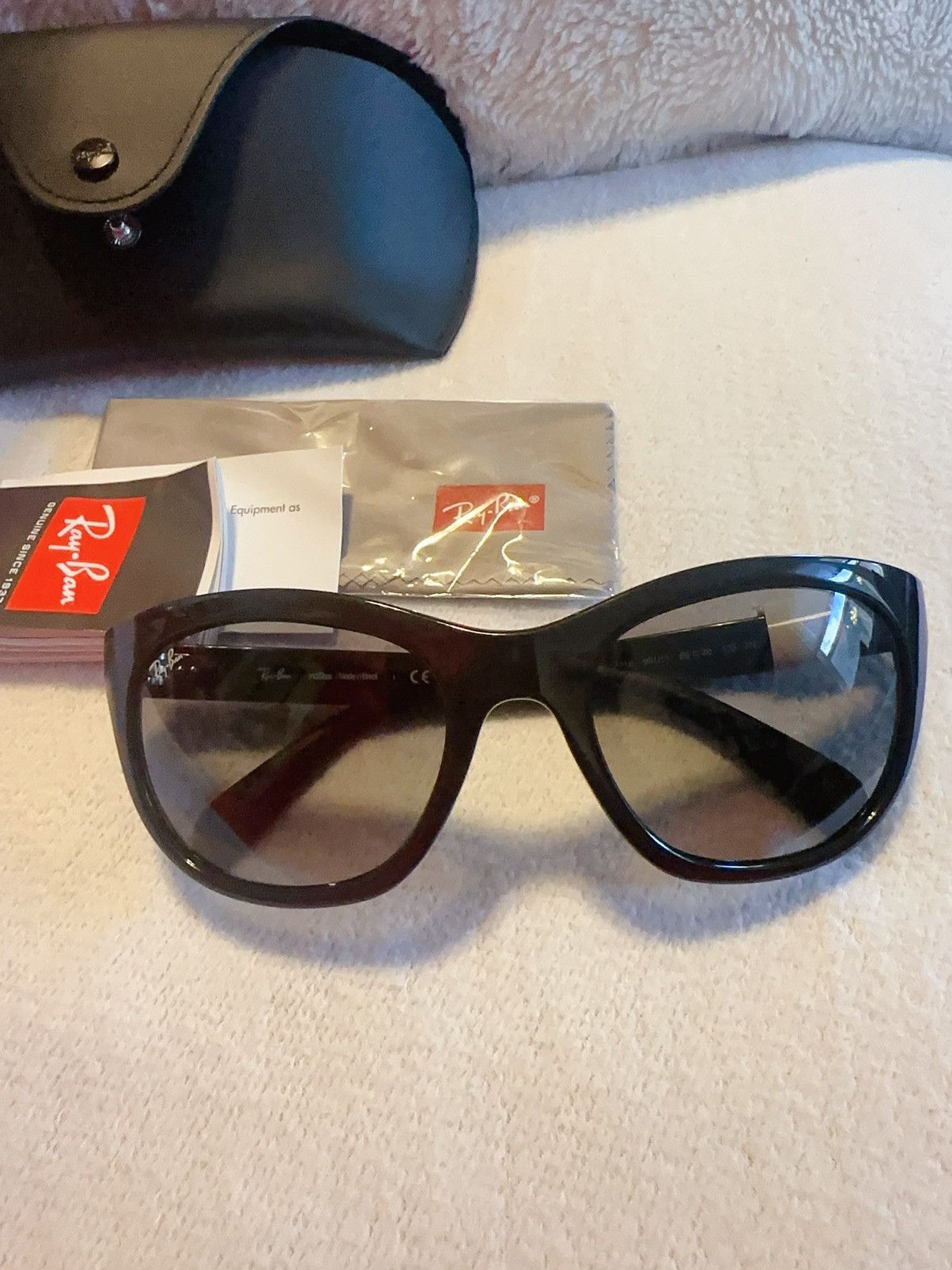 RayBan NEW RAY-BAN RB4216 601/11 BLACK/GREY SMOKE GRADIENT Size ONE SIZE - 4 Thumbnail