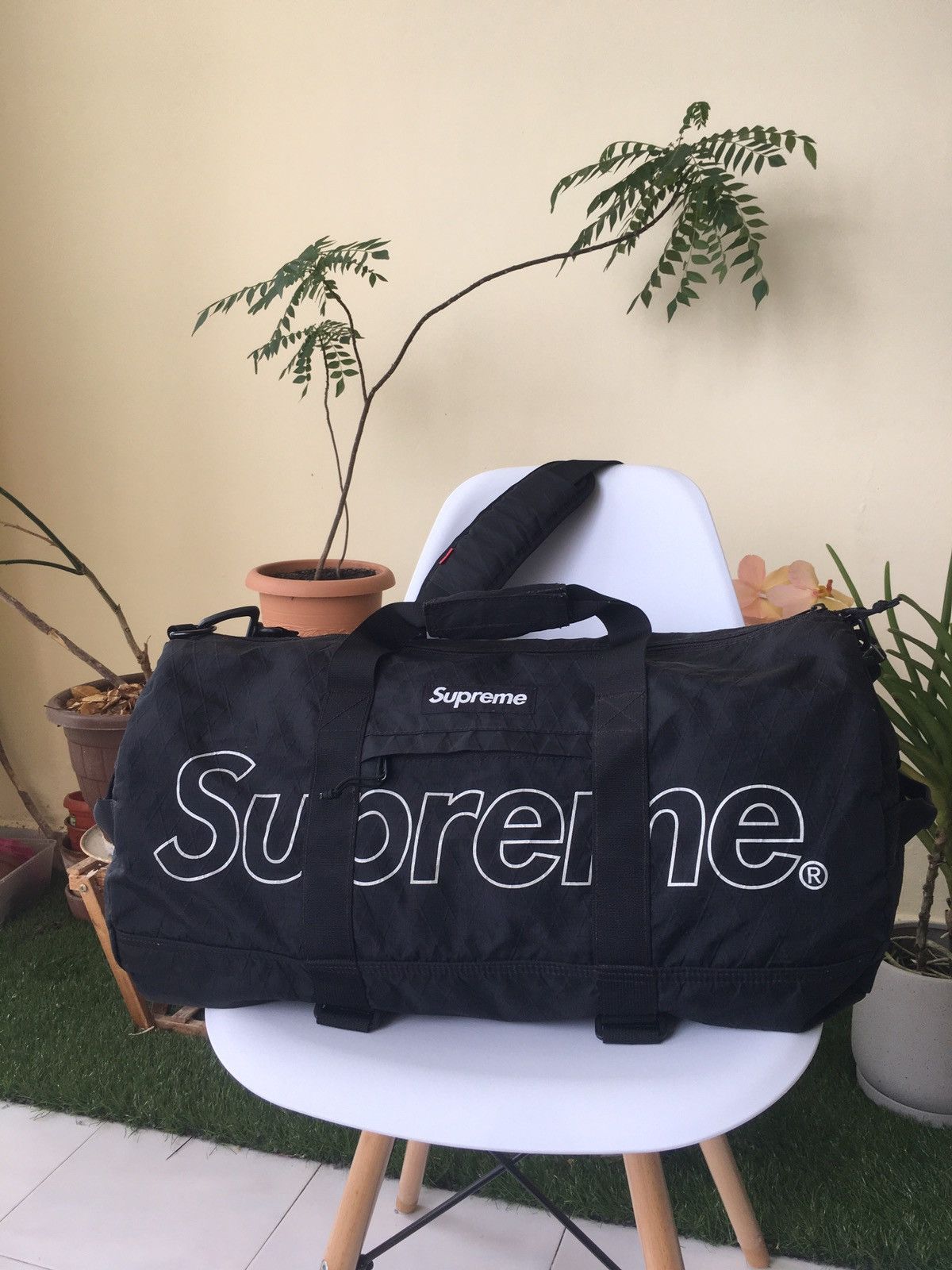 Supreme duffle outlet fw18