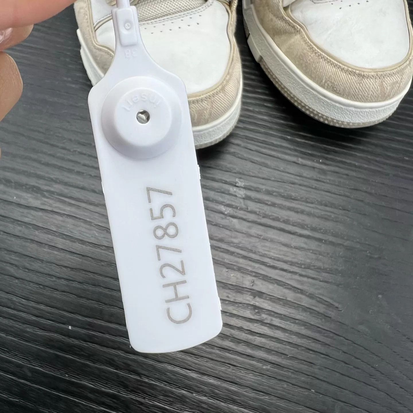Louis Vuitton LV Khaki Velcro Trainer US 7.5 / EU 41.5 Size US 8.5 / EU 41-42 - 9 Thumbnail