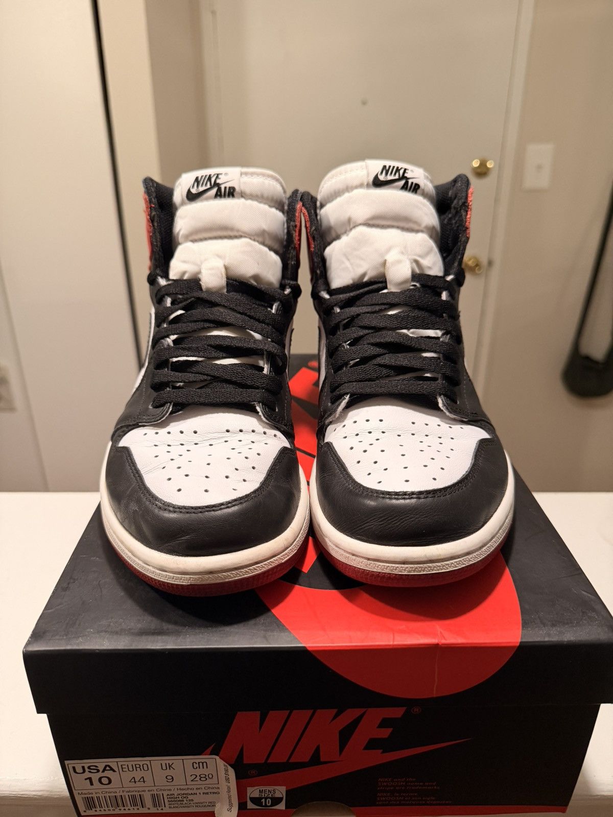 Jordan 1 Black Toe 2016