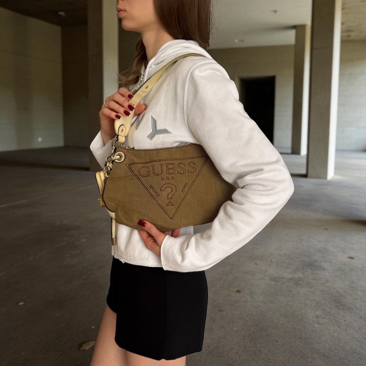 Guess Guess Early 2000’s Vintage Y2K Shoulder Bag Size ONE SIZE - 2 Thumbnail