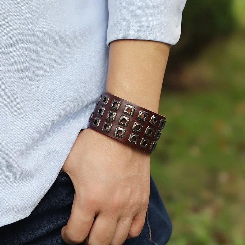 Other Retro Rivet Bracelet Size ONE SIZE - 1 Thumbnail