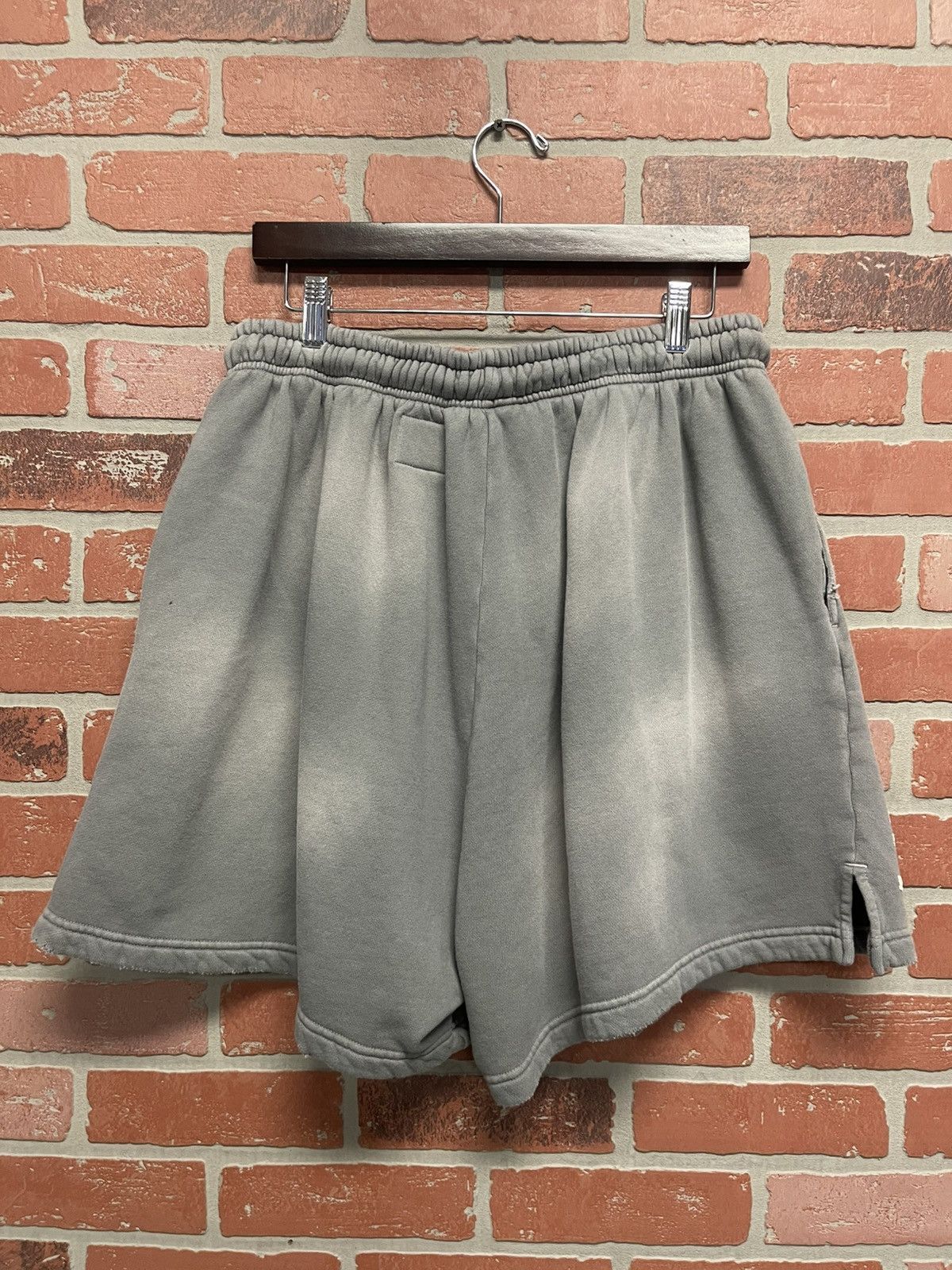 HELLSTAR Size XL - Hellstar Studio Shorts Grey Flame Brand New! Size US 34 / EU 50 - 4 Thumbnail