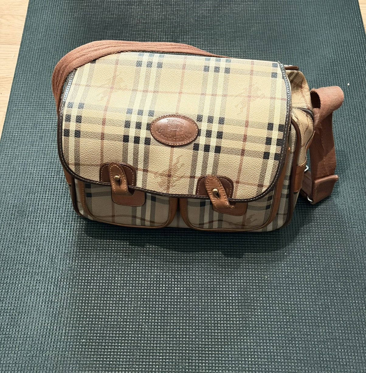 Burberry Bag Burberry Beige Size 46 - 2 Thumbnail