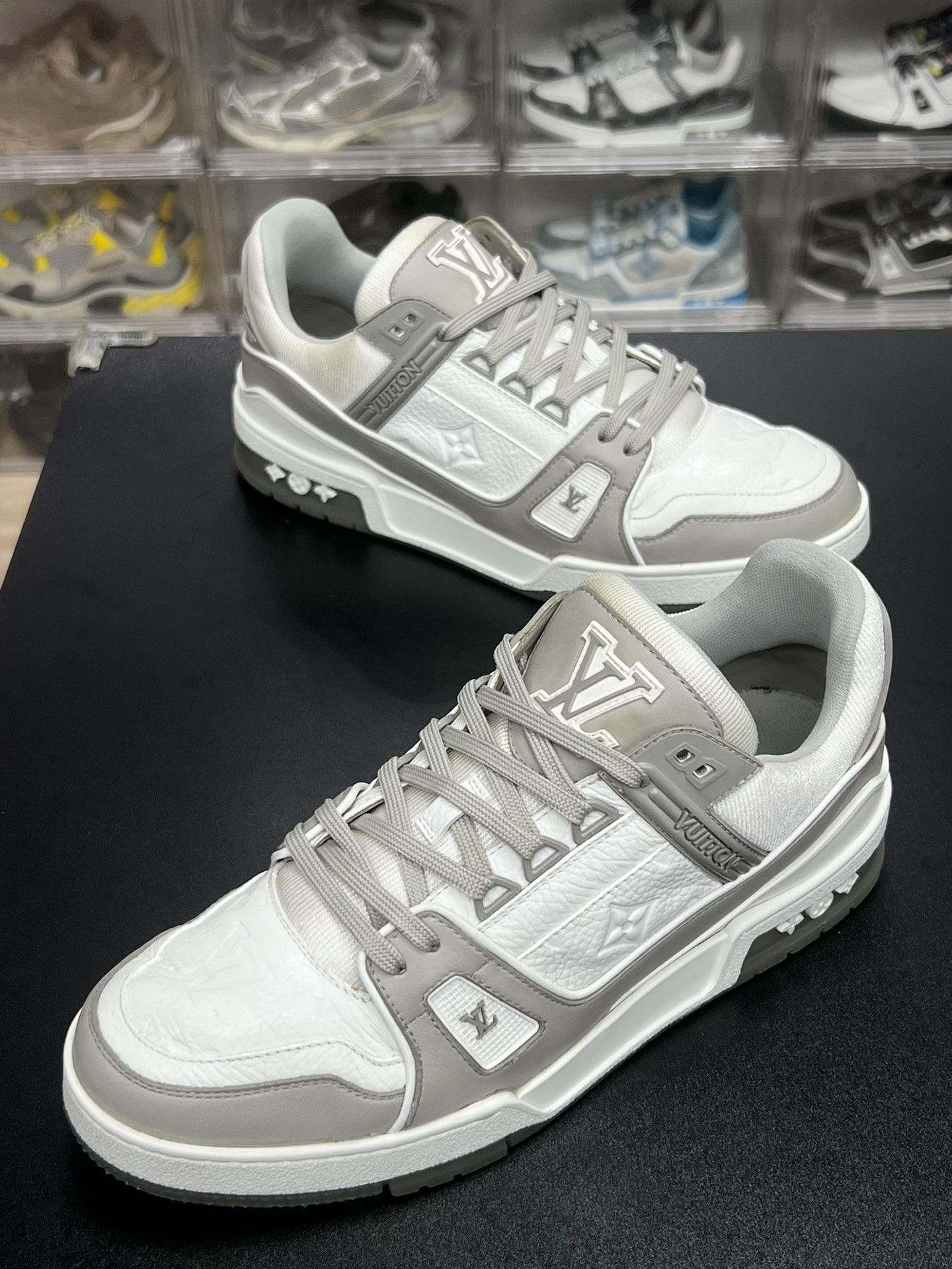 Louis Vuitton Louis Vuitton Training White Lowtop Sneakers 8 Men Size US 8 / EU 41 - 1 Thumbnail