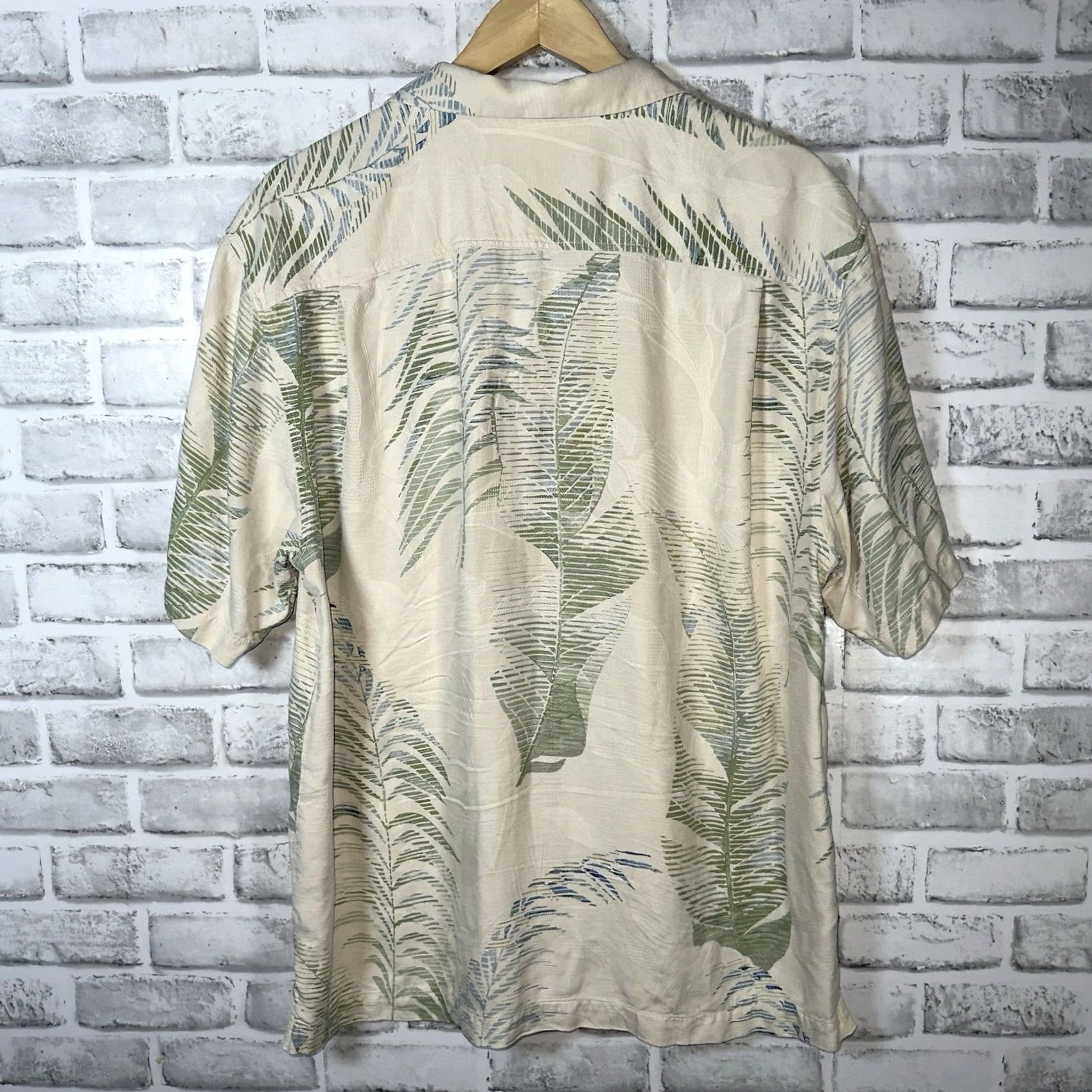 Tommy Bahama Tommy Bahama Hawaiian Shirt Mens Size L Original Fit 100% Silk Size US L / EU 52-54 / 3 - 5 Thumbnail