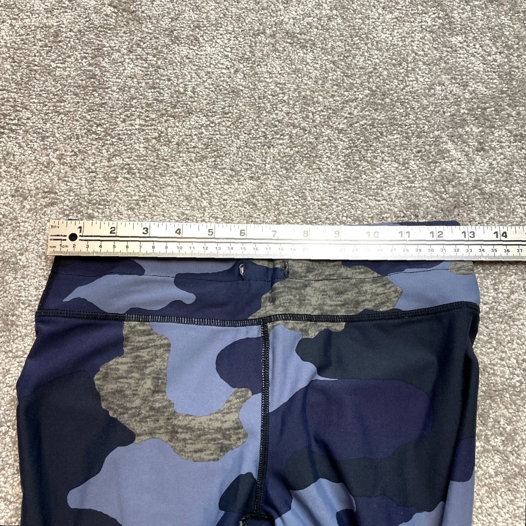 Vintage Aerie Leggings Womens M Nylon Stretch Compression Blue Camo 25 in Inseam Tapered Sports Activewear Shoes? Size 32" / US 10 / IT 46 - 5 Thumbnail