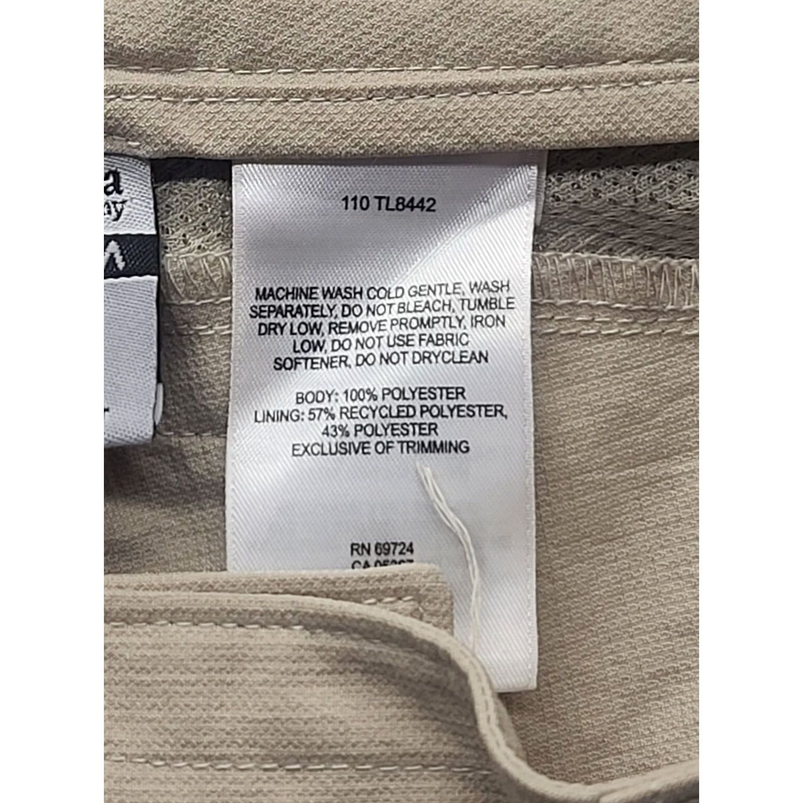 Vintage Columbia Titanium Capris Womens 12 Regular Fit 34x21 Roll Up Omni Shade Gorpcore Capris Pants Beige Polyester Zip Button Size ONE SIZE - 3 Thumbnail