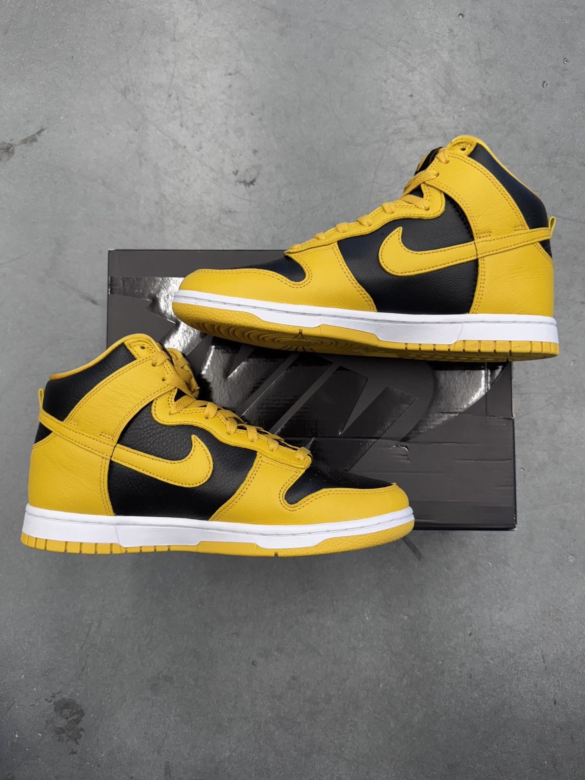 Nike 2024 Nike Dunk High Wu-Tang Size US 8.5 / EU 41-42 - 2 Thumbnail