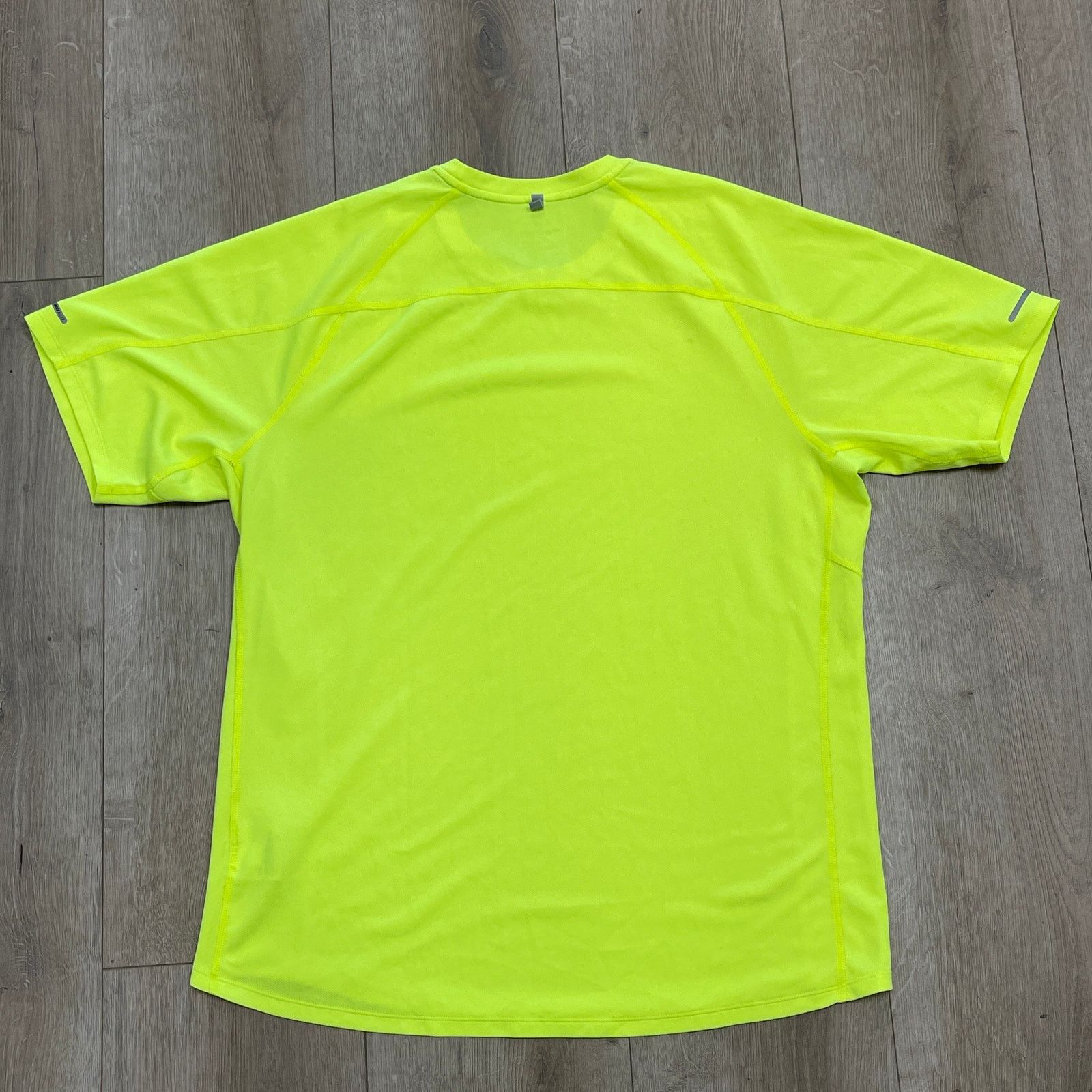 Nike Nike Running Miler Dri Fit Lime Green High Visibility Tee L Size US L / EU 52-54 / 3 - 3 Thumbnail