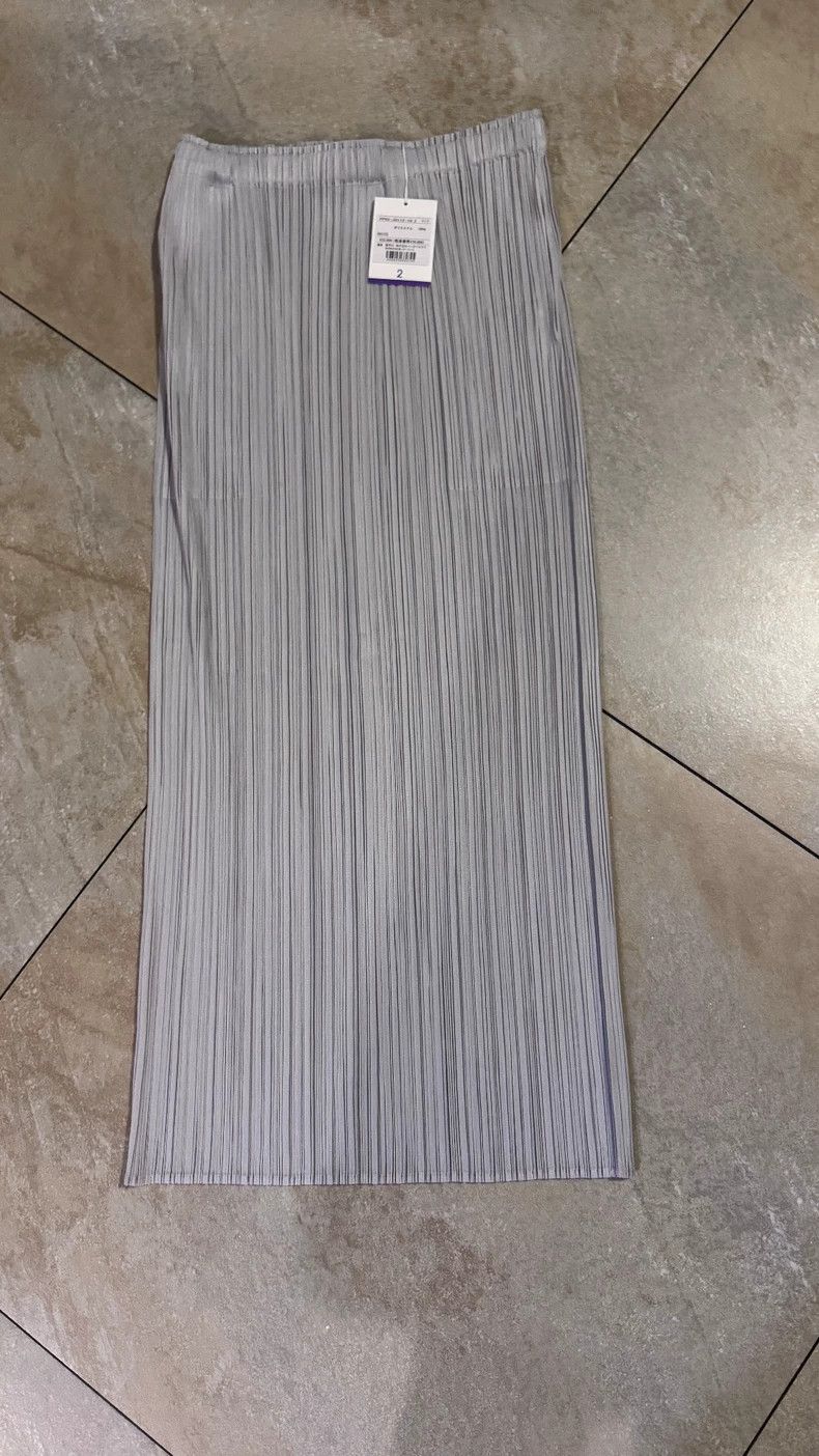 Issey Miyake Issey Miyake size:2 Light grey pleated skirt Size 22" - 1 Thumbnail