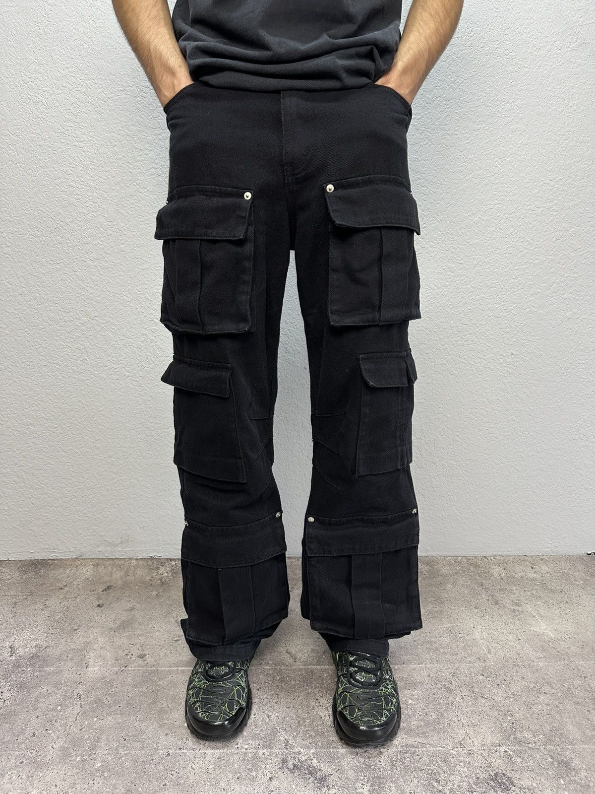 Japanese Brand Vintage Junya Watanabe Style Multi Pocket Cargo Pants Y2K Size US 32 / EU 48 - 1 Thumbnail