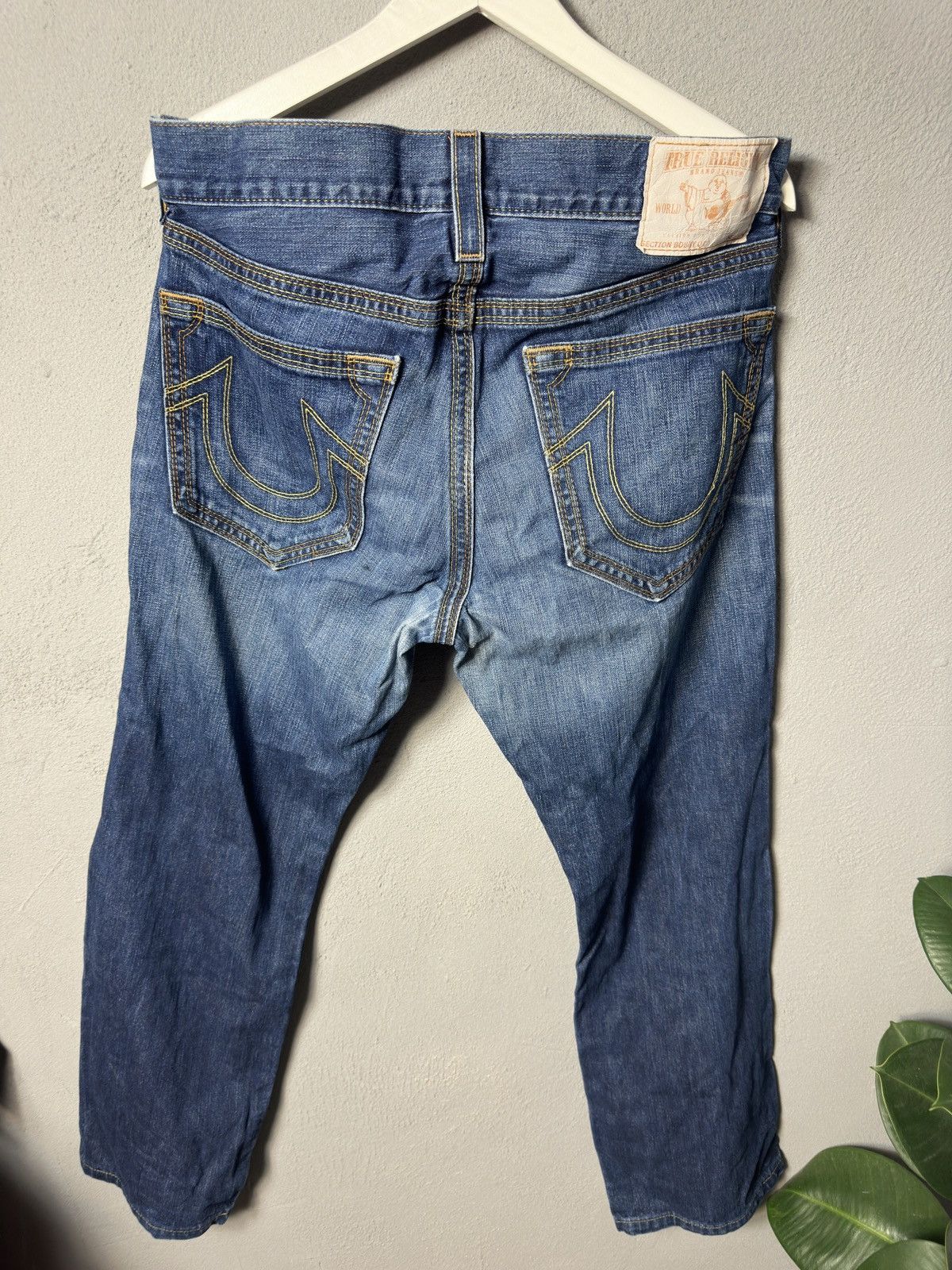 True Religion True Religion Distressed Jeans Size US 33 - 2 Thumbnail