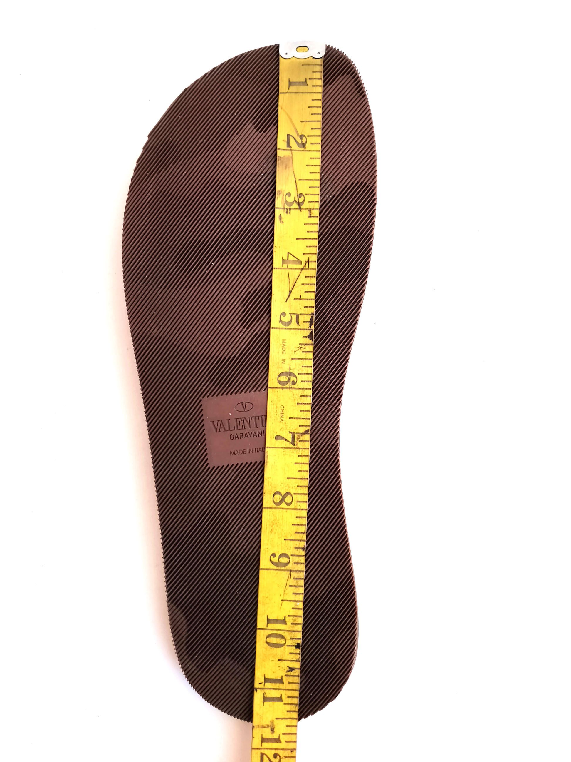 Valentino Valentino Garavani Rockstud Rubber Flip-Flops Black Size US 11 / EU 44 - 12 Thumbnail