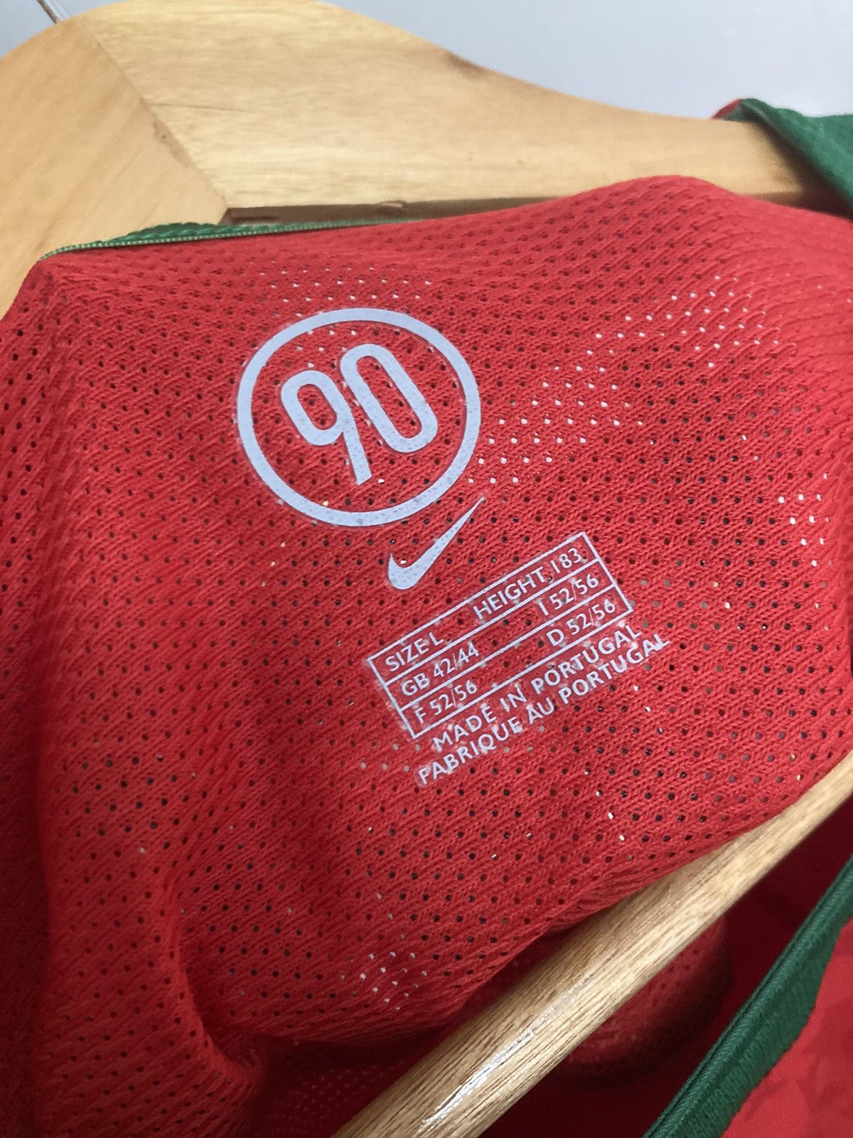 Nike Nike 2004-06 Portugal Home Shirt Figo #7 Mens Large Size US L / EU 52-54 / 3 - 9 Thumbnail