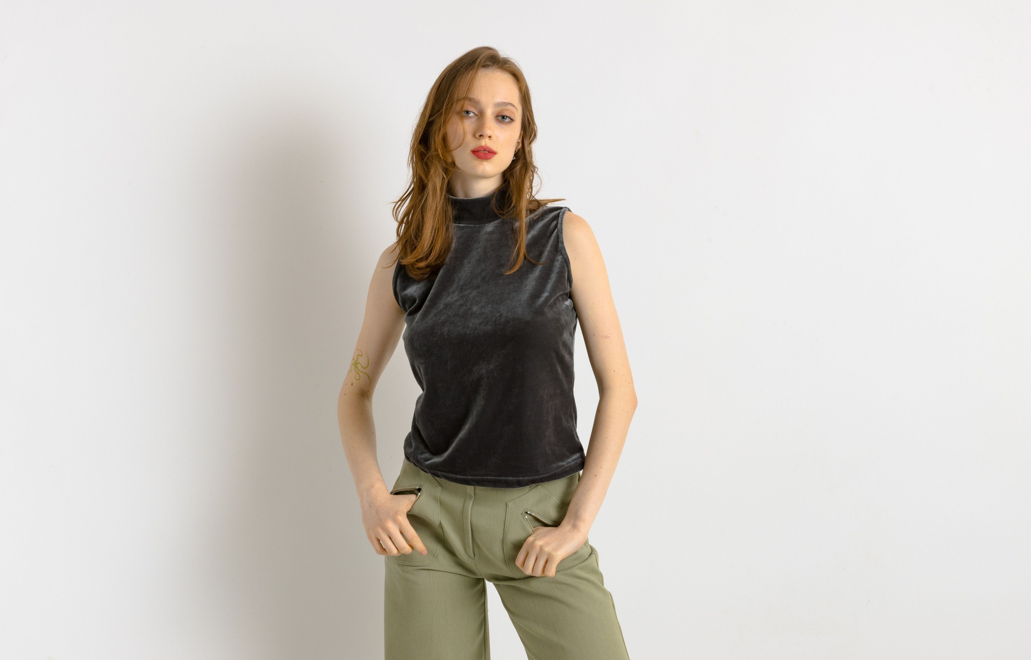 Vintage Used Pheder Studio Velour Velvet Vest 7513 Size M / US 6-8 / IT 42-44 - 2 Thumbnail